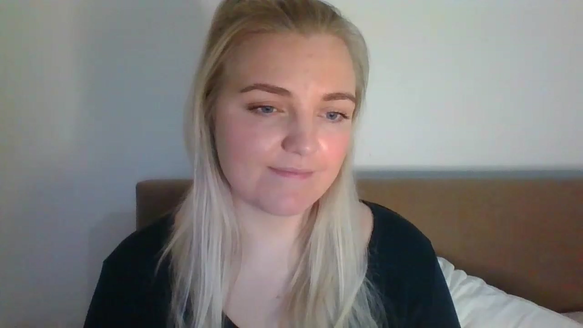 Gallery image thumbnail from JessyLou's myfreecams stream on, 03/18/2023, 23:22 image 19 of 20