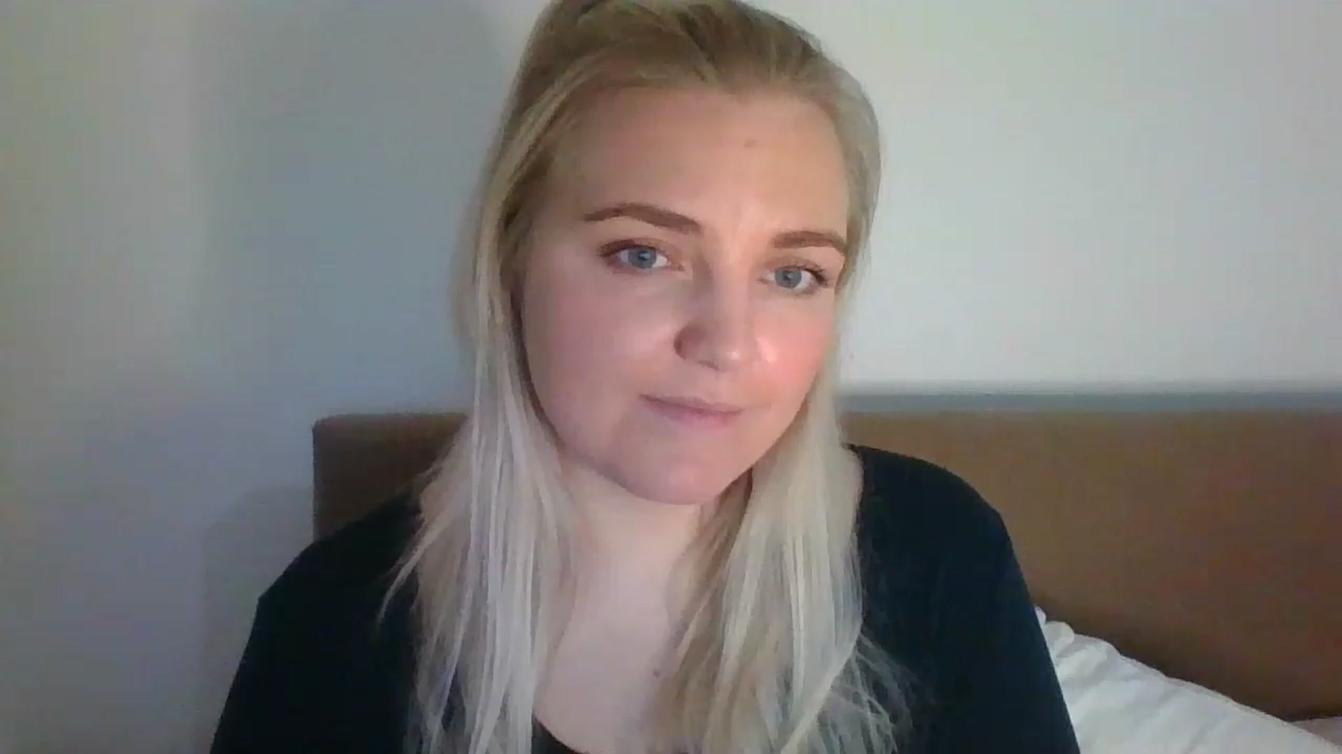 Gallery image thumbnail from JessyLou's myfreecams stream on, 03/18/2023, 23:22 image 18 of 20