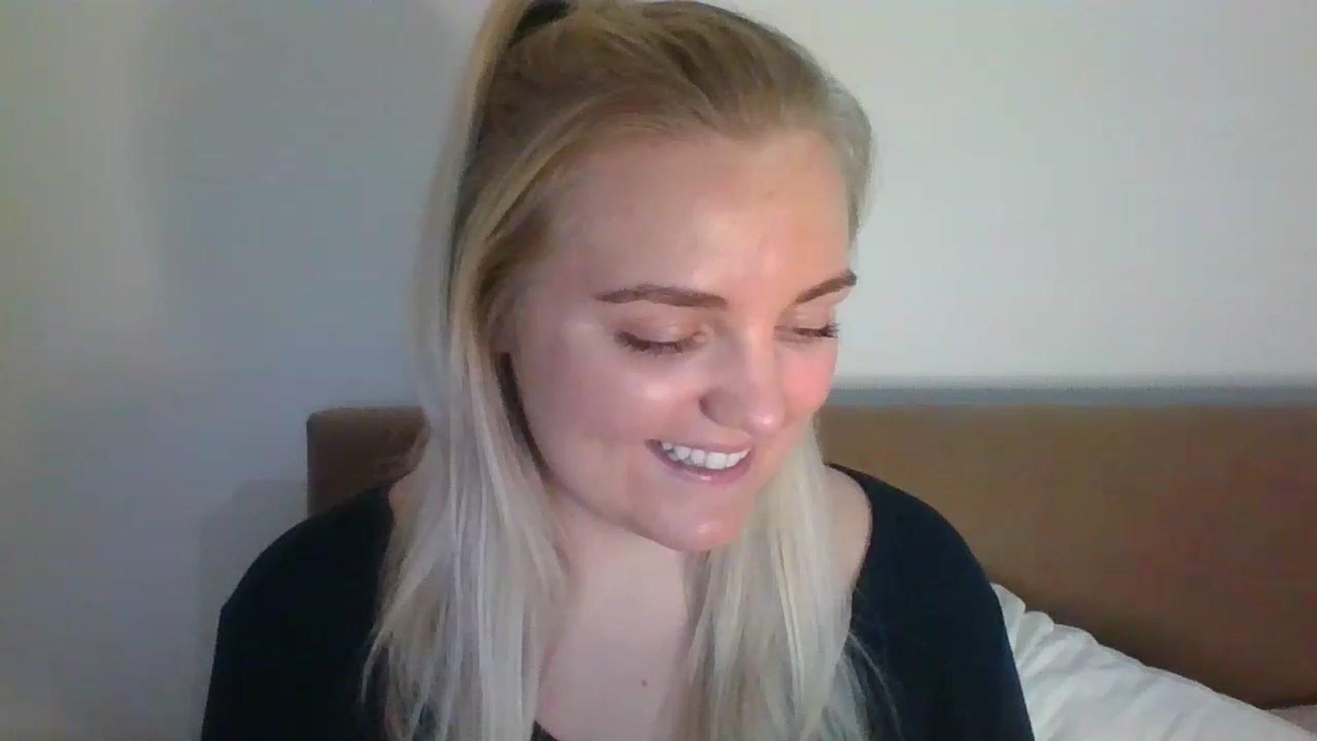 Gallery image thumbnail from JessyLou's myfreecams stream on, 03/18/2023, 23:22 image 14 of 20