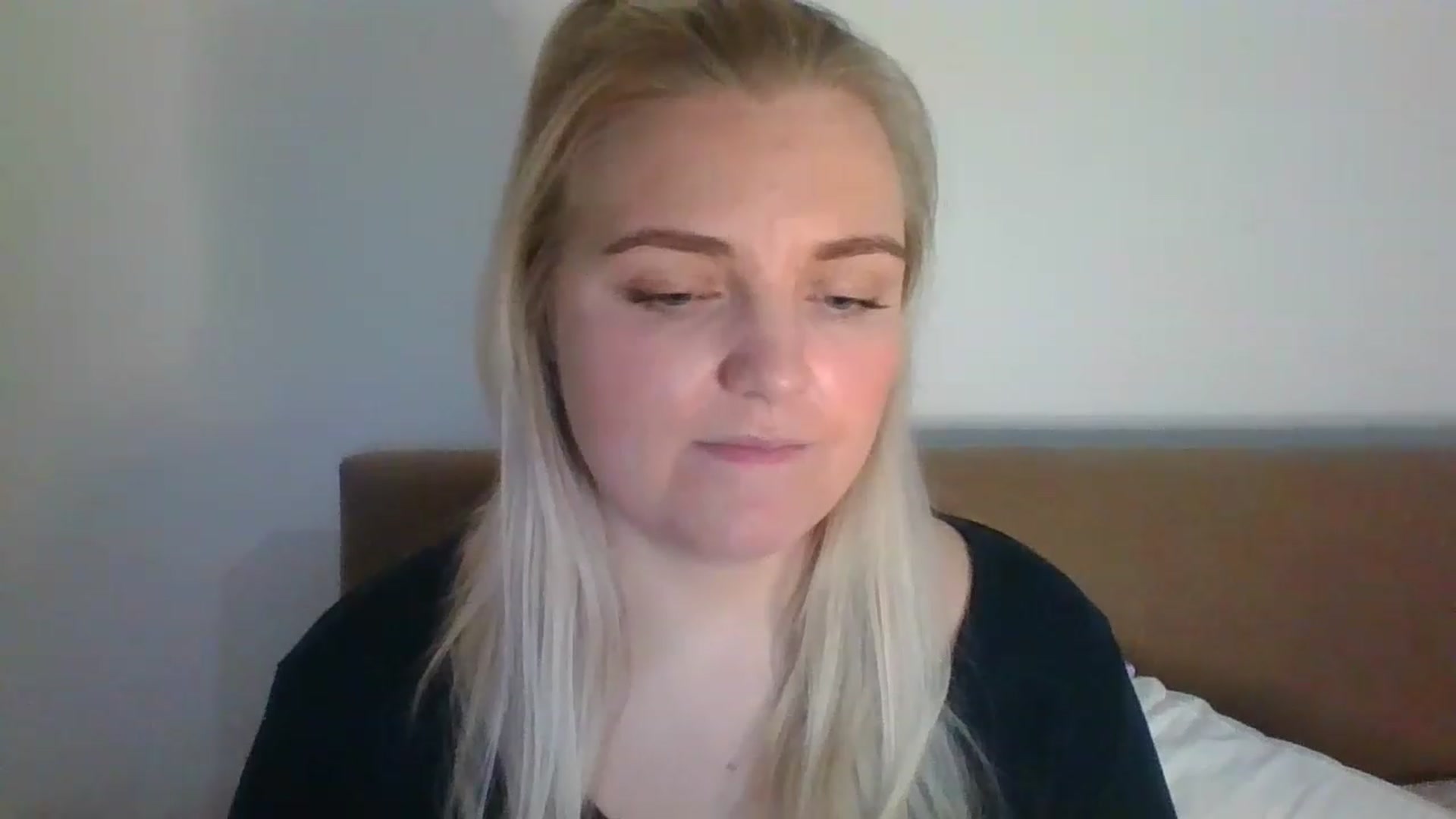 Gallery image thumbnail from JessyLou's myfreecams stream on, 03/18/2023, 23:22 image 15 of 20