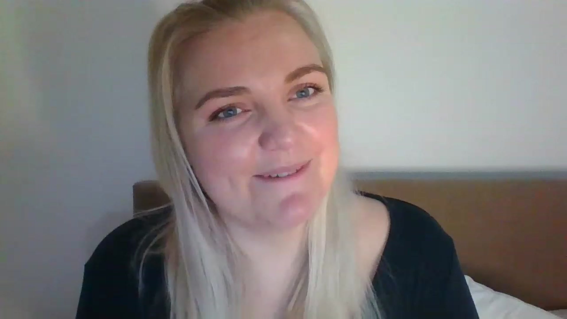 Gallery image thumbnail from JessyLou's myfreecams stream on, 03/18/2023, 23:22 image 10 of 20