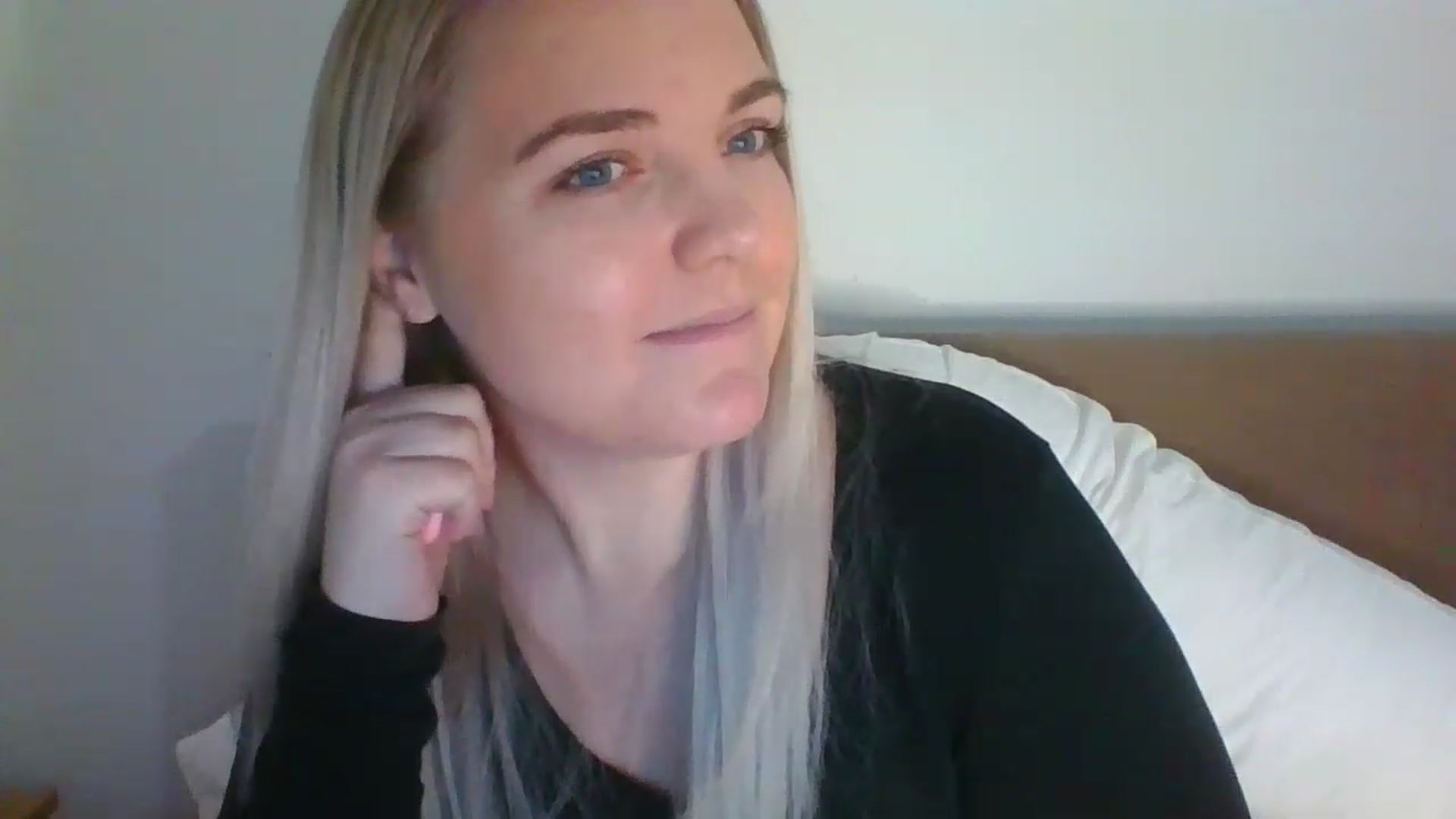 Gallery image thumbnail from JessyLou's myfreecams stream on, 03/20/2023, 22:19 image 16 of 20