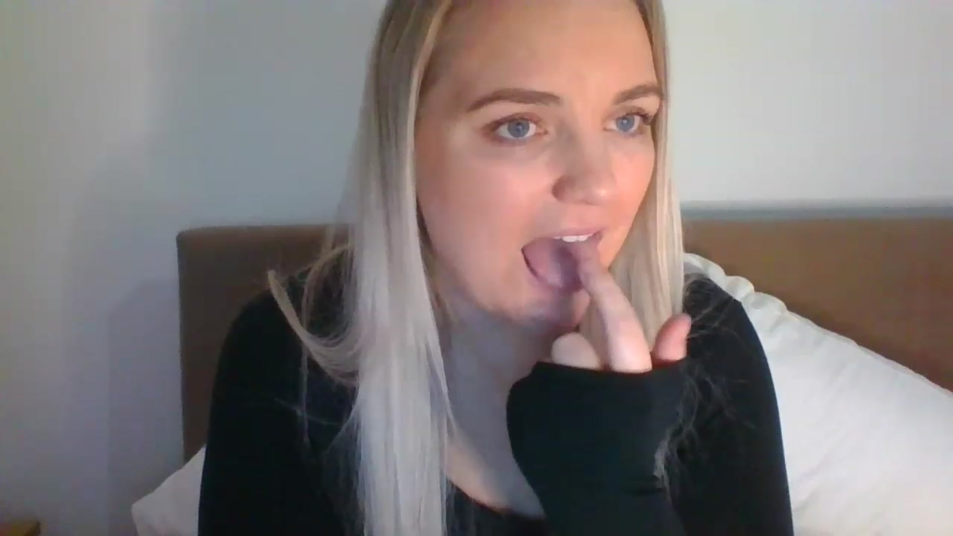 Gallery image thumbnail from JessyLou's myfreecams stream on, 03/20/2023, 22:19 image 6 of 20