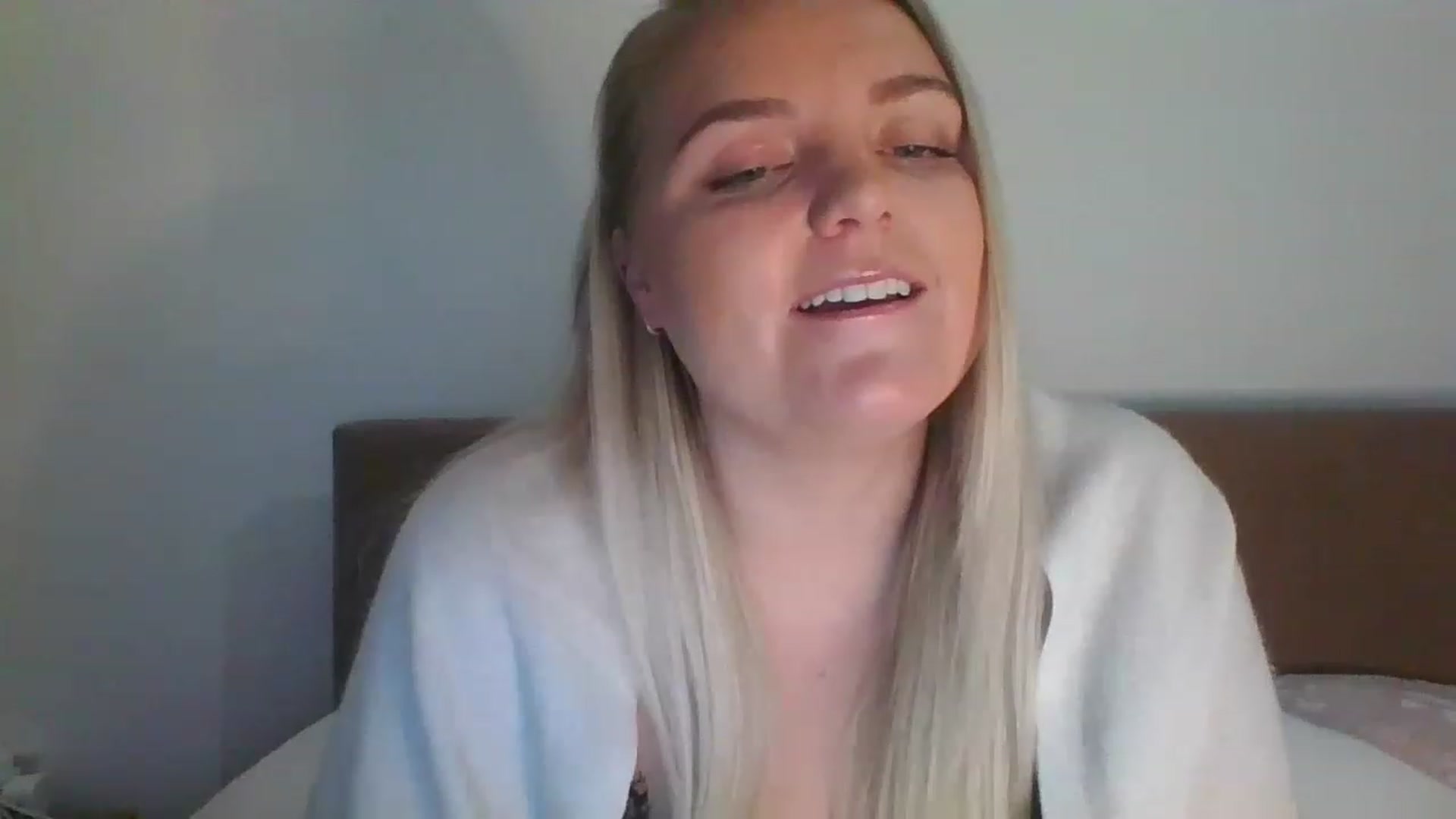 Gallery image thumbnail from JessyLou's myfreecams stream on, 04/12/2023, 20:37 image 9 of 20