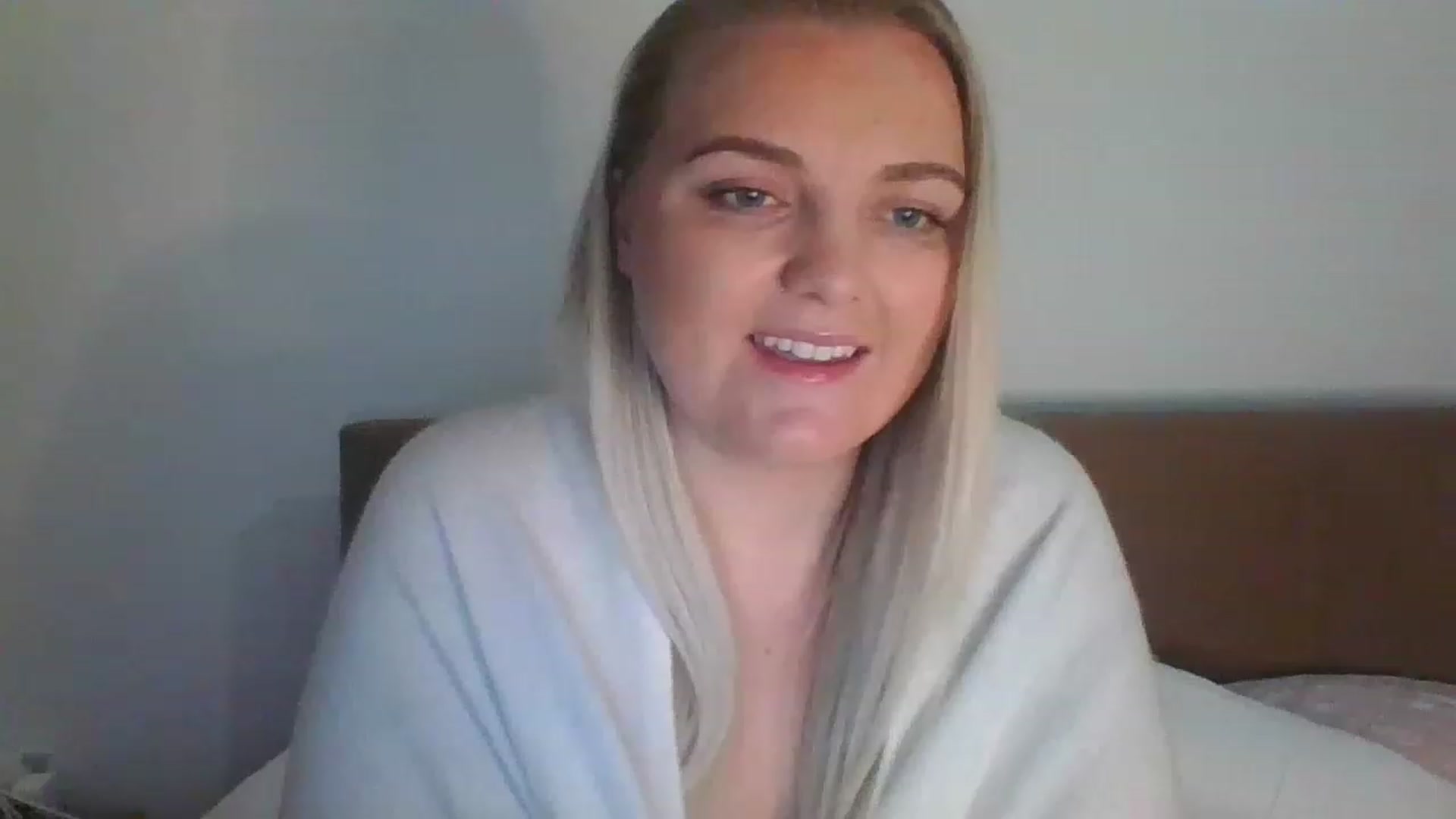 Gallery image thumbnail from JessyLou's myfreecams stream on, 04/12/2023, 20:37 image 5 of 20