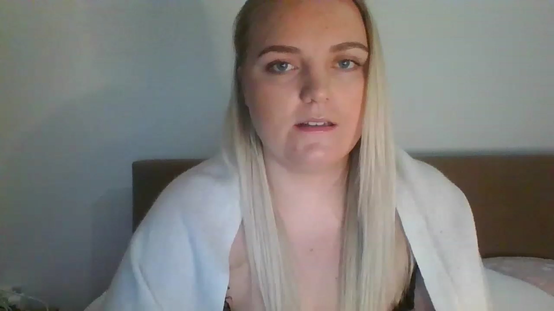 Gallery image thumbnail from JessyLou's myfreecams stream on, 04/12/2023, 20:37 image 2 of 20