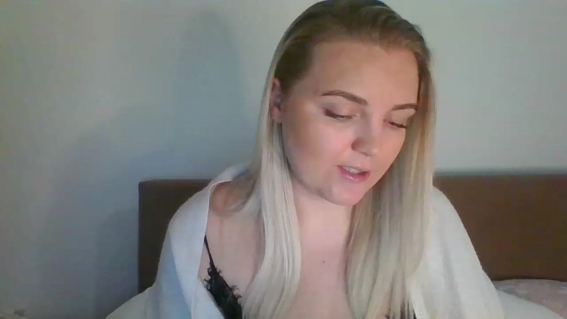 Gallery image thumbnail from JessyLou's myfreecams stream on, 04/12/2023, 20:37 image 1 of 20