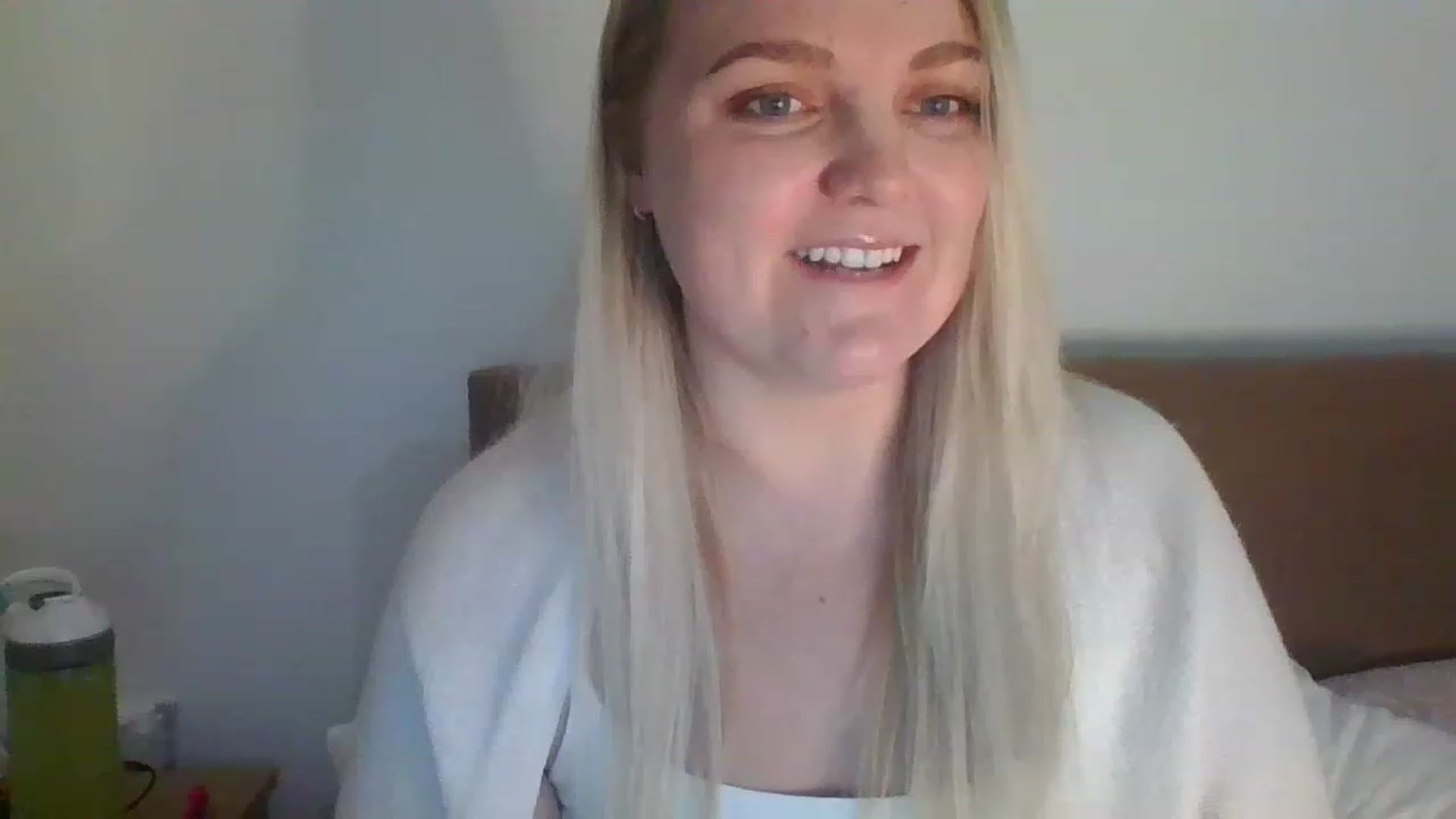 Gallery image thumbnail from JessyLou's myfreecams stream on, 04/13/2023, 20:30 image 9 of 20