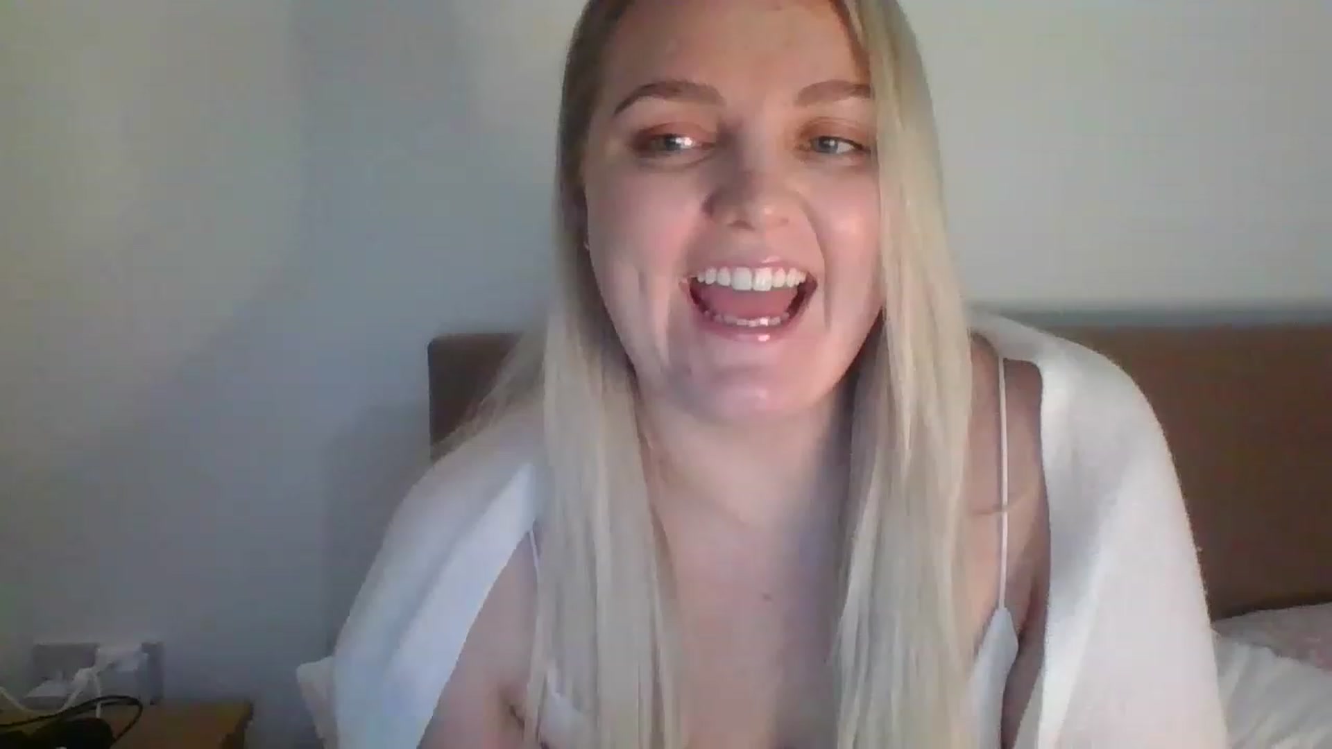 Gallery image thumbnail from JessyLou's myfreecams stream on, 04/13/2023, 20:30 image 10 of 20