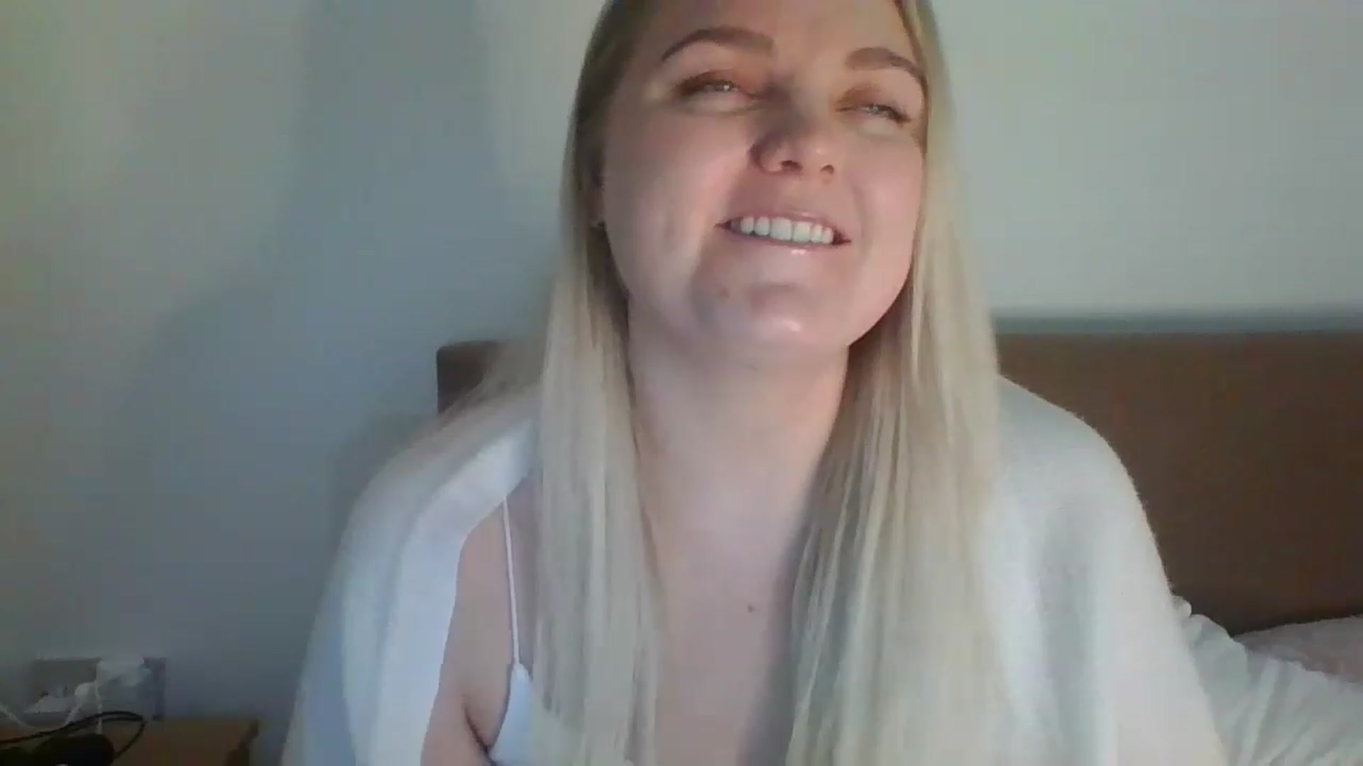 Gallery image thumbnail from JessyLou's myfreecams stream on, 04/13/2023, 20:30 image 13 of 20