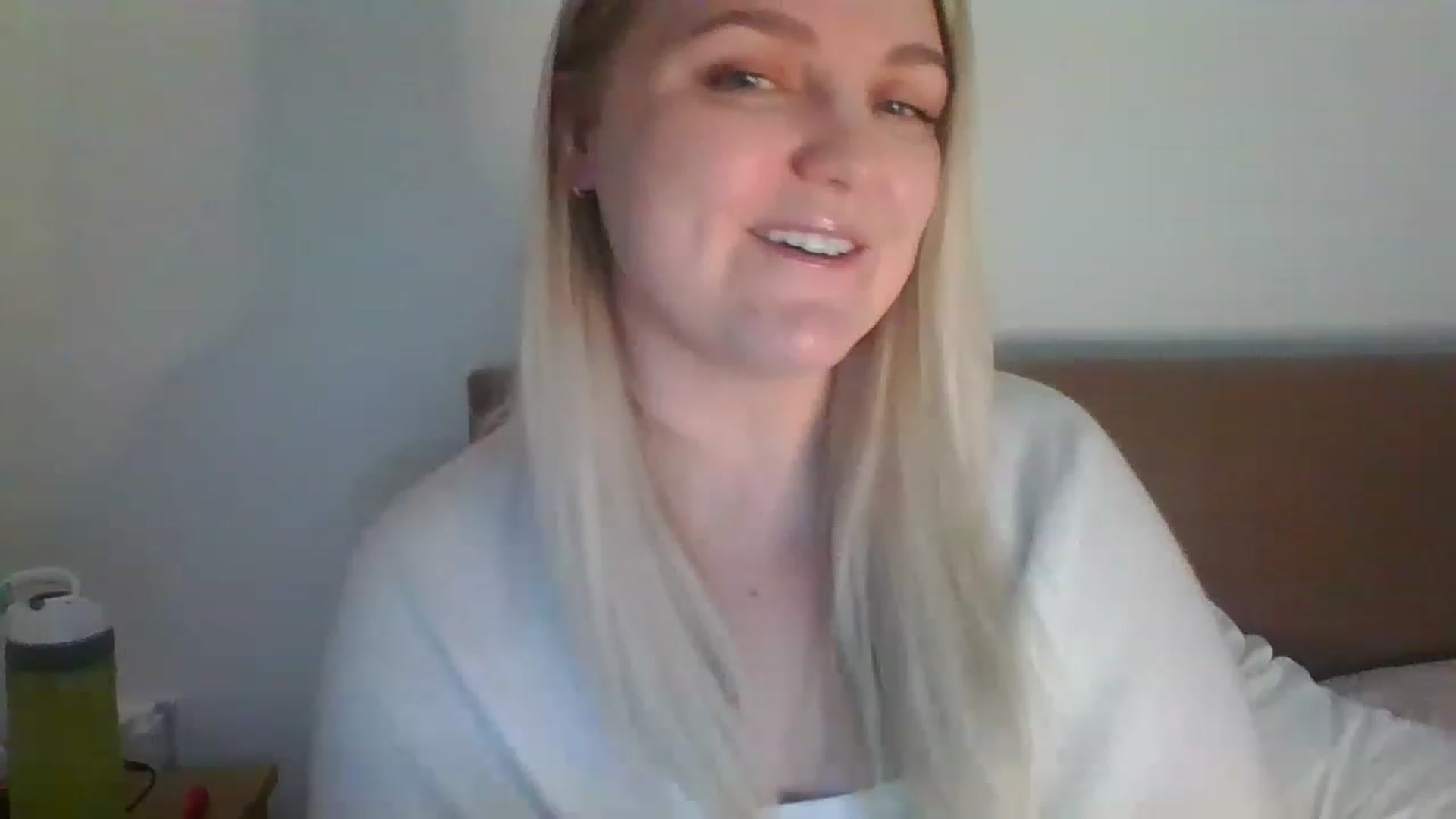 Gallery image thumbnail from JessyLou's myfreecams stream on, 04/13/2023, 20:30 image 8 of 20