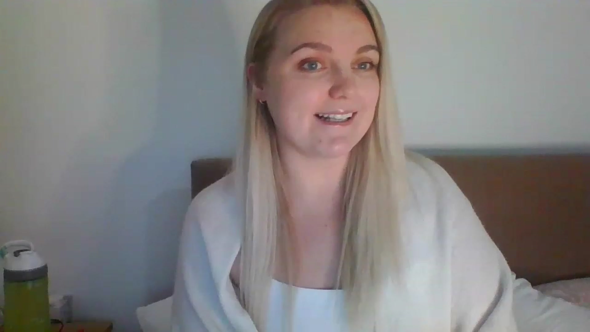 Gallery image thumbnail from JessyLou's myfreecams stream on, 04/13/2023, 20:30 image 4 of 20