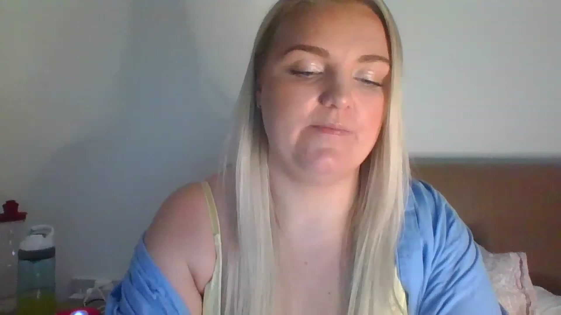 Gallery image thumbnail from JessyLou's myfreecams stream on, 04/14/2023, 21:17 image 8 of 20
