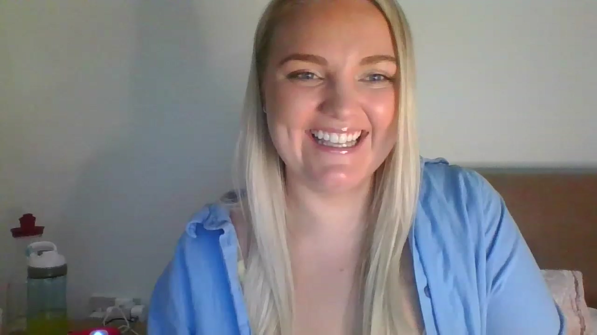 Gallery image thumbnail from JessyLou's myfreecams stream on, 04/14/2023, 21:17 image 11 of 20