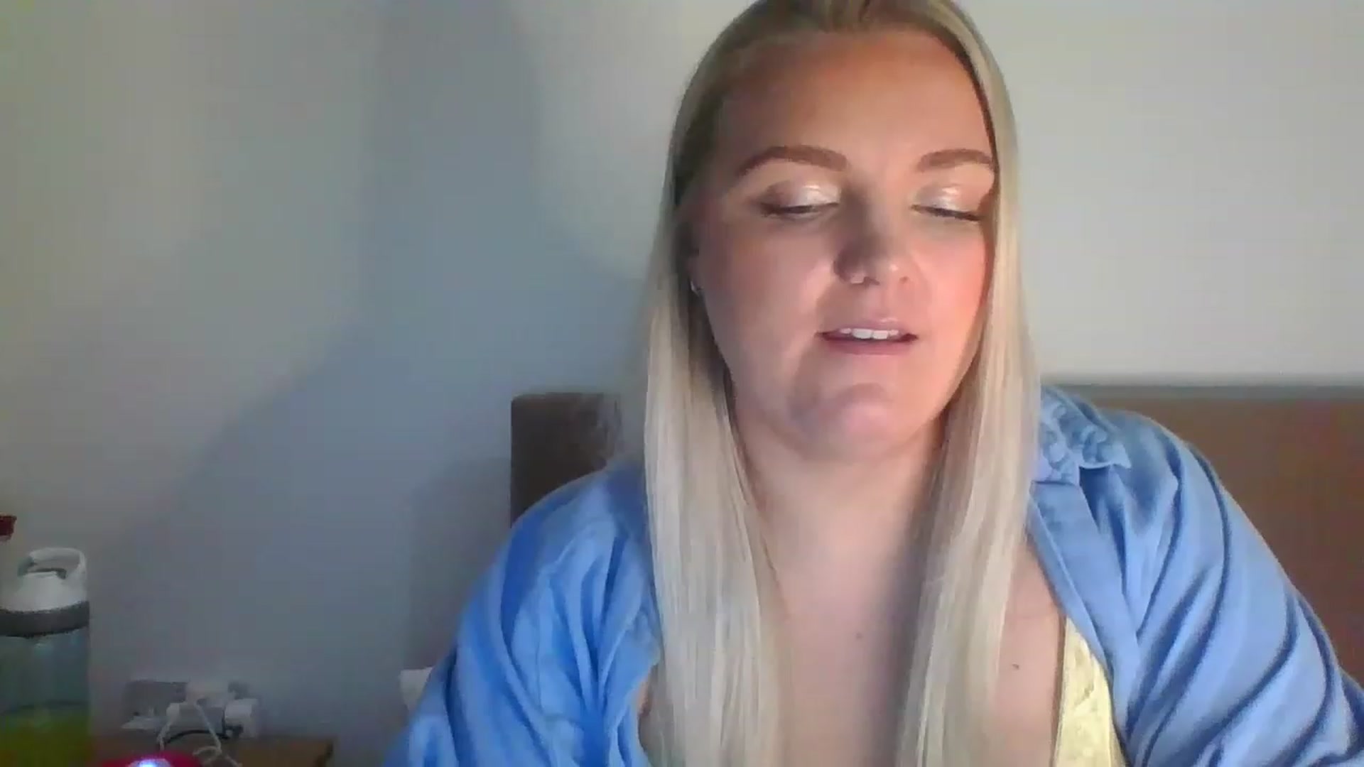 Gallery image thumbnail from JessyLou's myfreecams stream on, 04/14/2023, 21:17 image 3 of 20