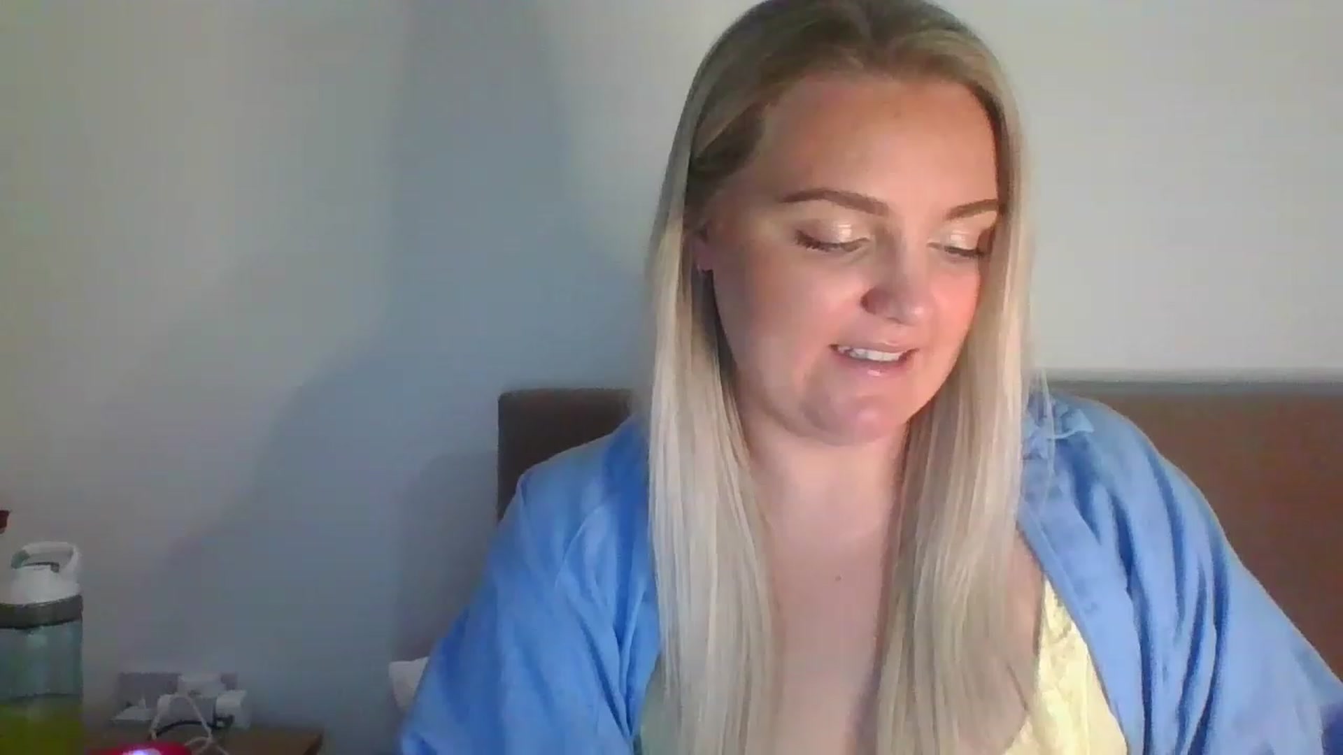 Gallery image thumbnail from JessyLou's myfreecams stream on, 04/14/2023, 21:17 image 2 of 20