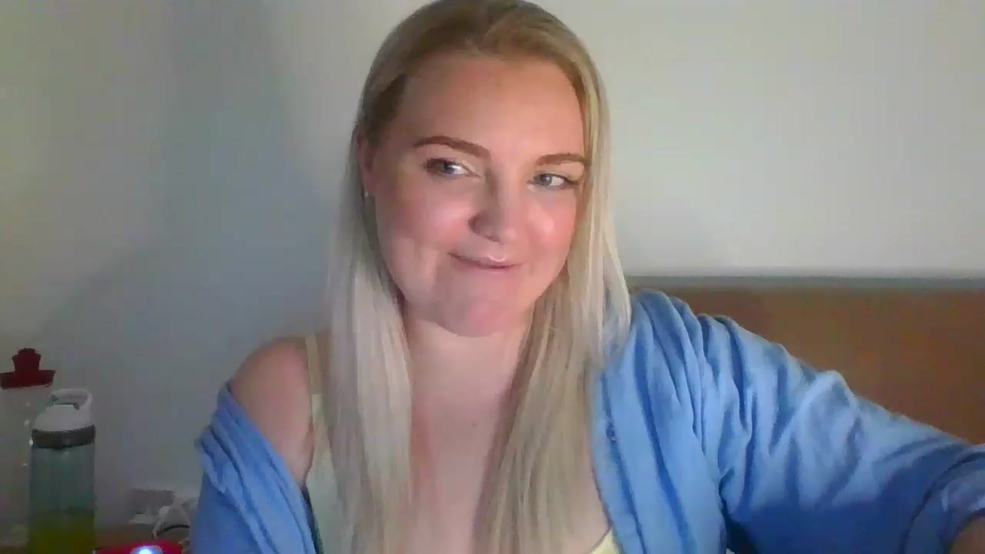 Gallery image thumbnail from JessyLou's myfreecams stream on, 04/14/2023, 21:17 image 20 of 20