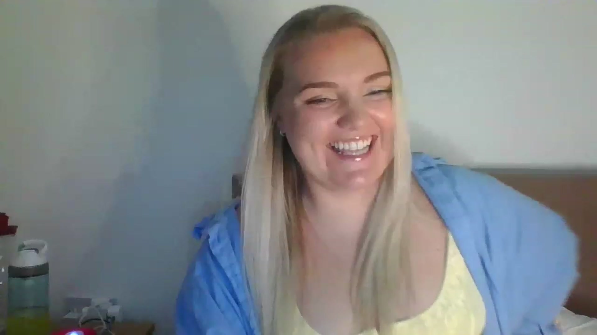 Gallery image thumbnail from JessyLou's myfreecams stream on, 04/14/2023, 21:17 image 6 of 20