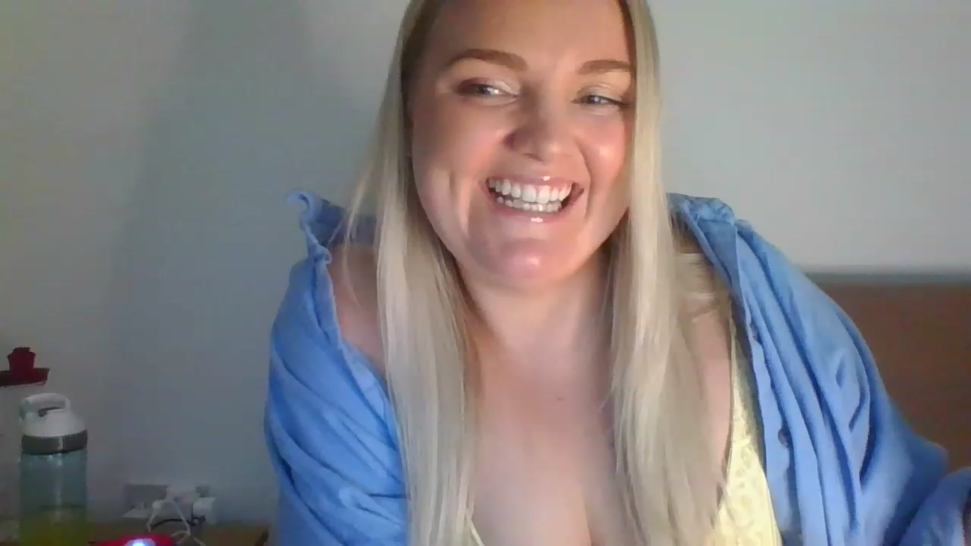 Gallery image thumbnail from JessyLou's myfreecams stream on, 04/14/2023, 21:17 image 9 of 20