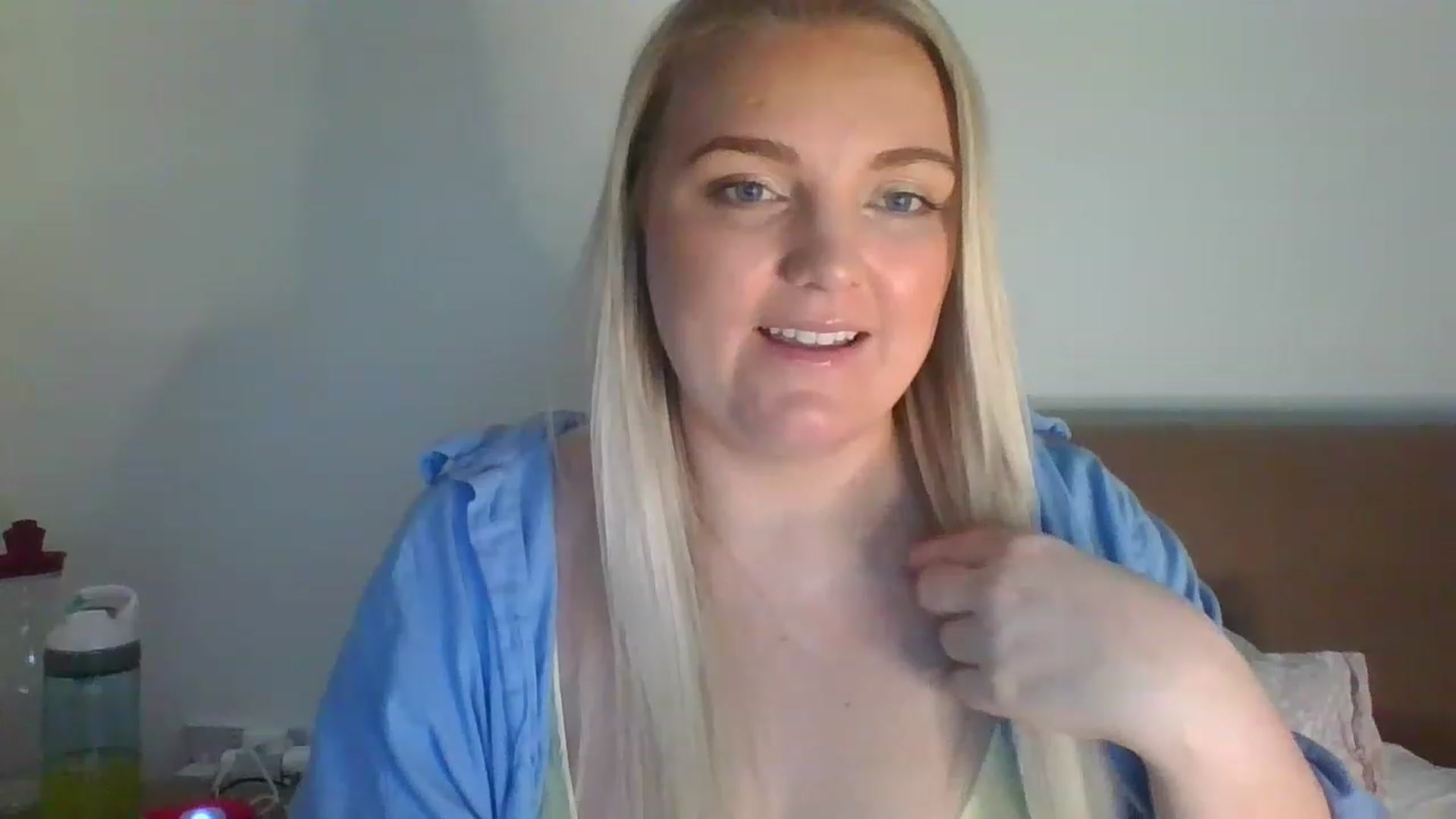 Gallery image thumbnail from JessyLou's myfreecams stream on, 04/14/2023, 21:17 image 7 of 20