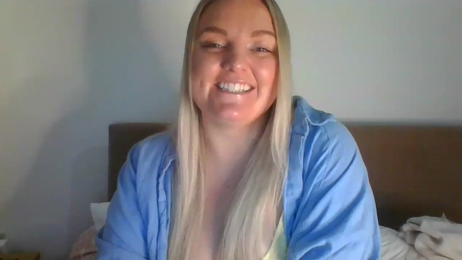 Gallery image thumbnail from JessyLou's myfreecams stream on, 04/15/2023, 21:04 image 16 of 20