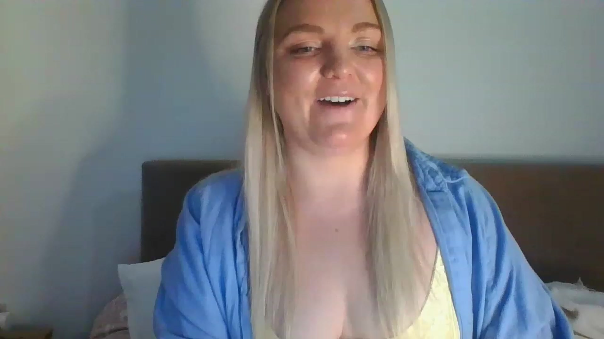 Gallery image thumbnail from JessyLou's myfreecams stream on, 04/15/2023, 21:04 image 15 of 20