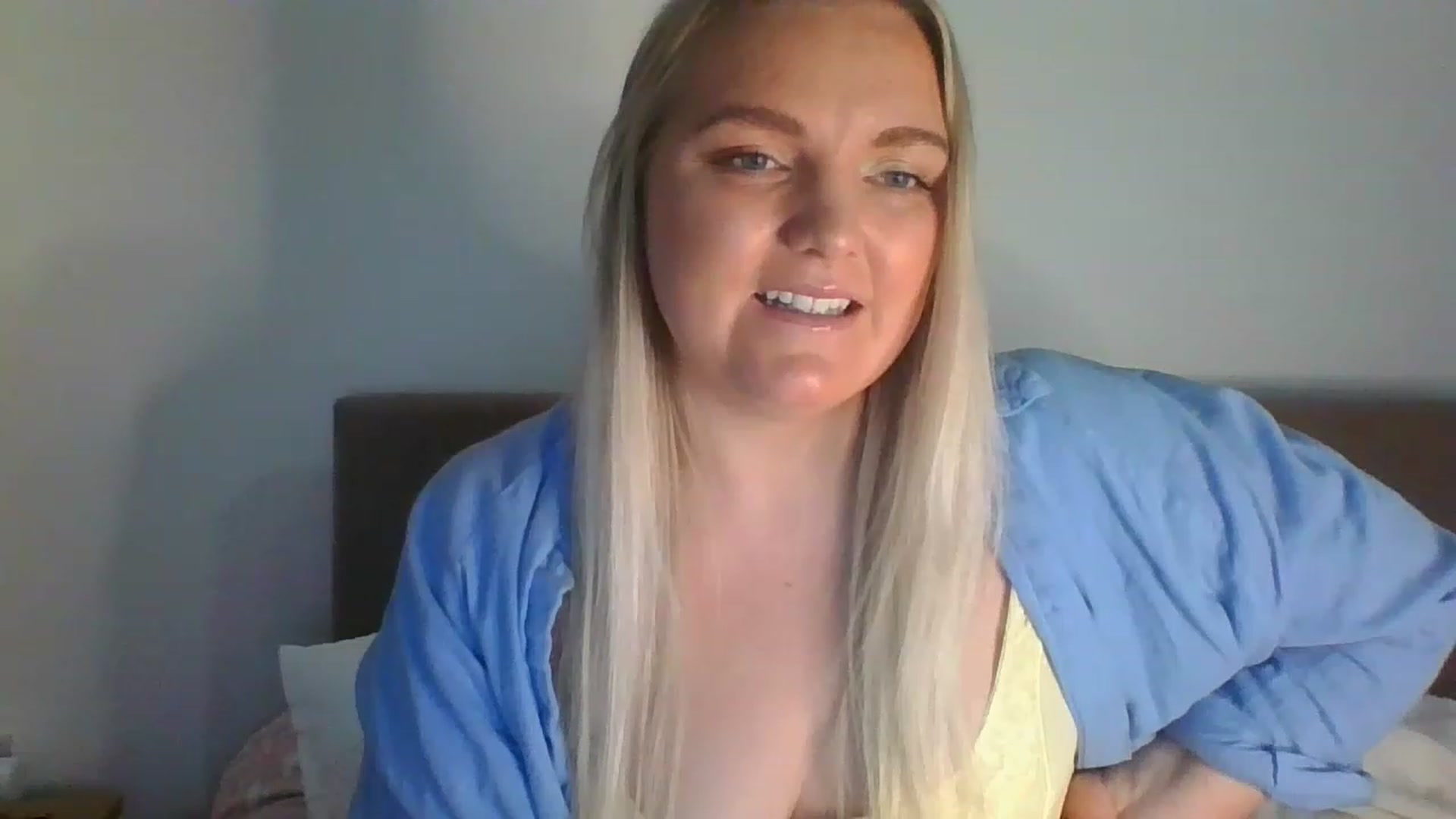 Gallery image thumbnail from JessyLou's myfreecams stream on, 04/15/2023, 21:04 image 1 of 20