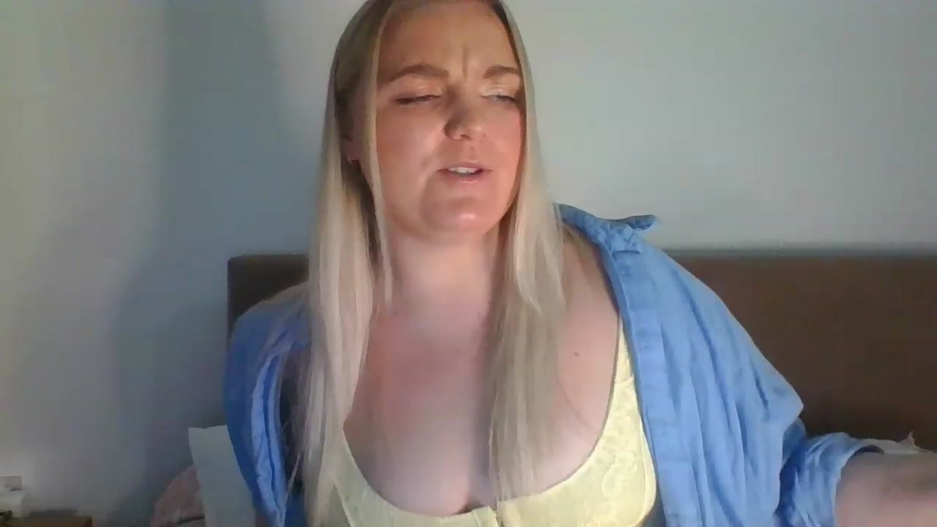 Gallery image thumbnail from JessyLou's myfreecams stream on, 04/15/2023, 21:04 image 9 of 20