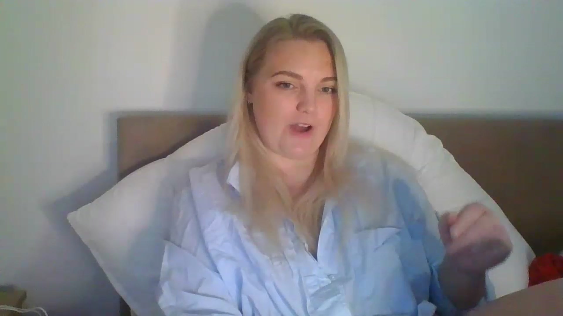 Gallery image thumbnail from JessyLou's myfreecams stream on, 04/18/2023, 20:52 image 18 of 20