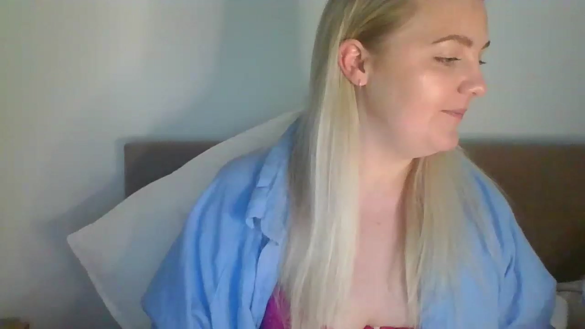 Gallery image thumbnail from JessyLou's myfreecams stream on, 04/18/2023, 20:52 image 2 of 20
