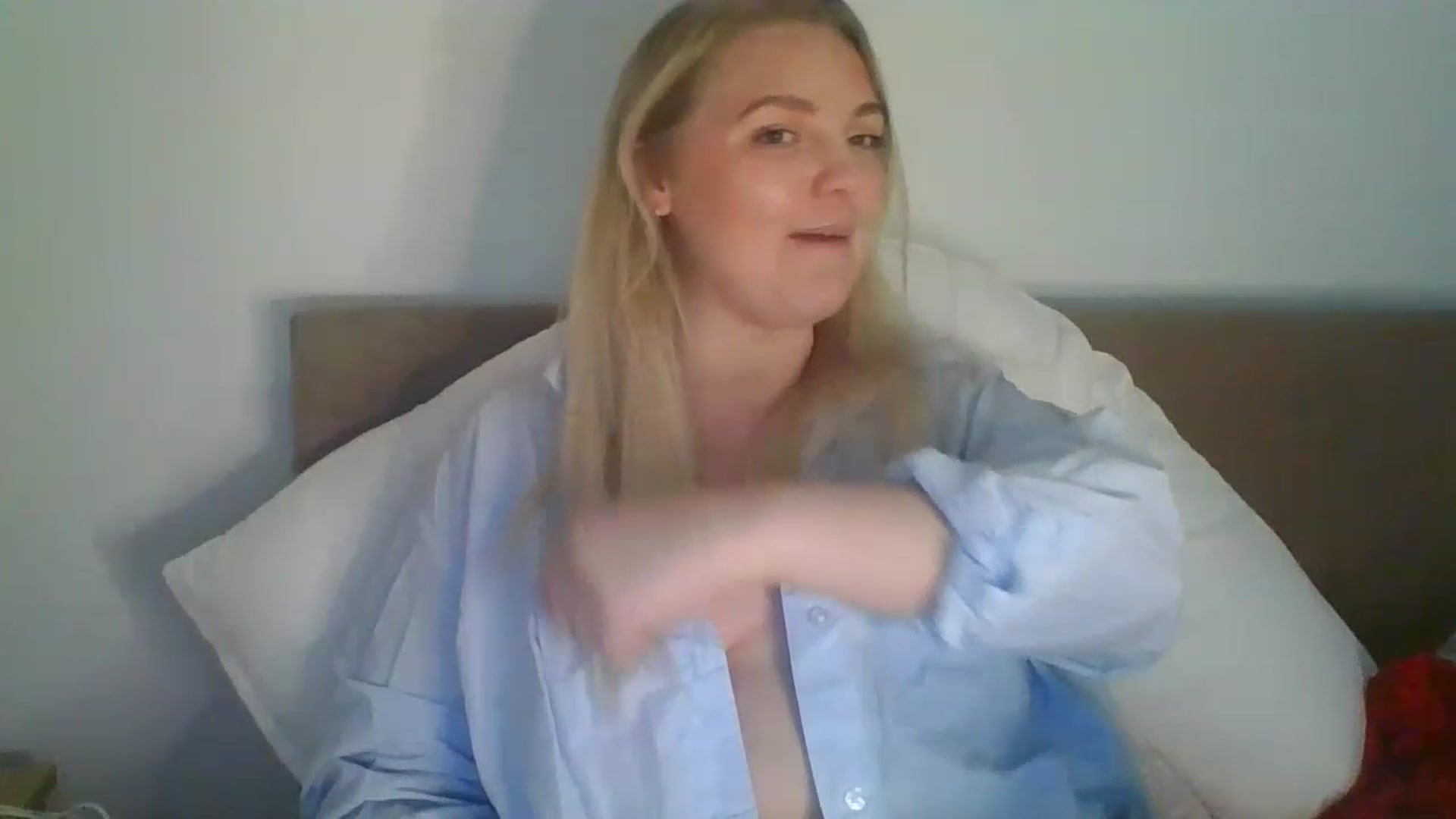 Gallery image thumbnail from JessyLou's myfreecams stream on, 04/18/2023, 20:52 image 15 of 20