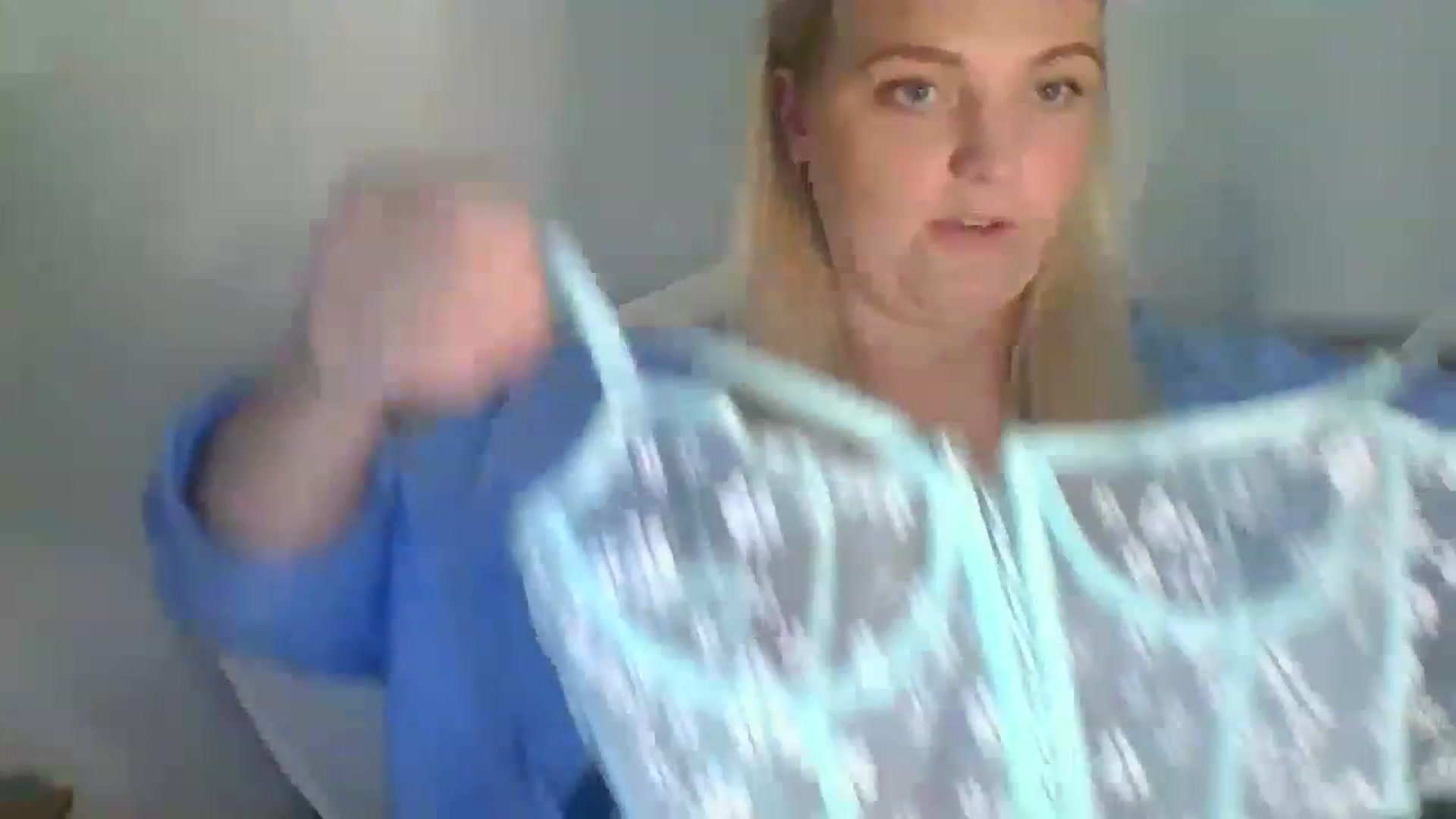 Gallery image thumbnail from JessyLou's myfreecams stream on, 04/18/2023, 20:52 image 3 of 20