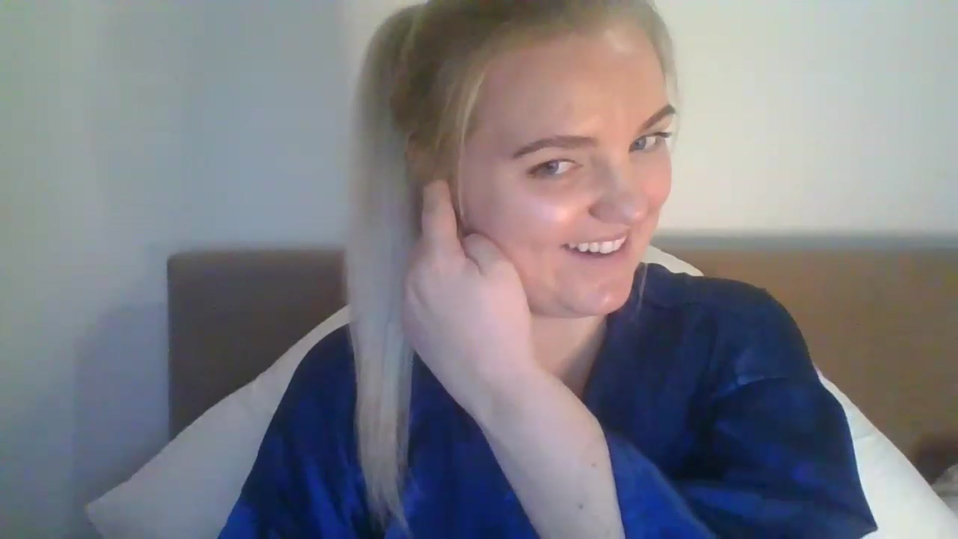 Gallery image thumbnail from JessyLou's myfreecams stream on, 04/23/2023, 22:24 image 18 of 20