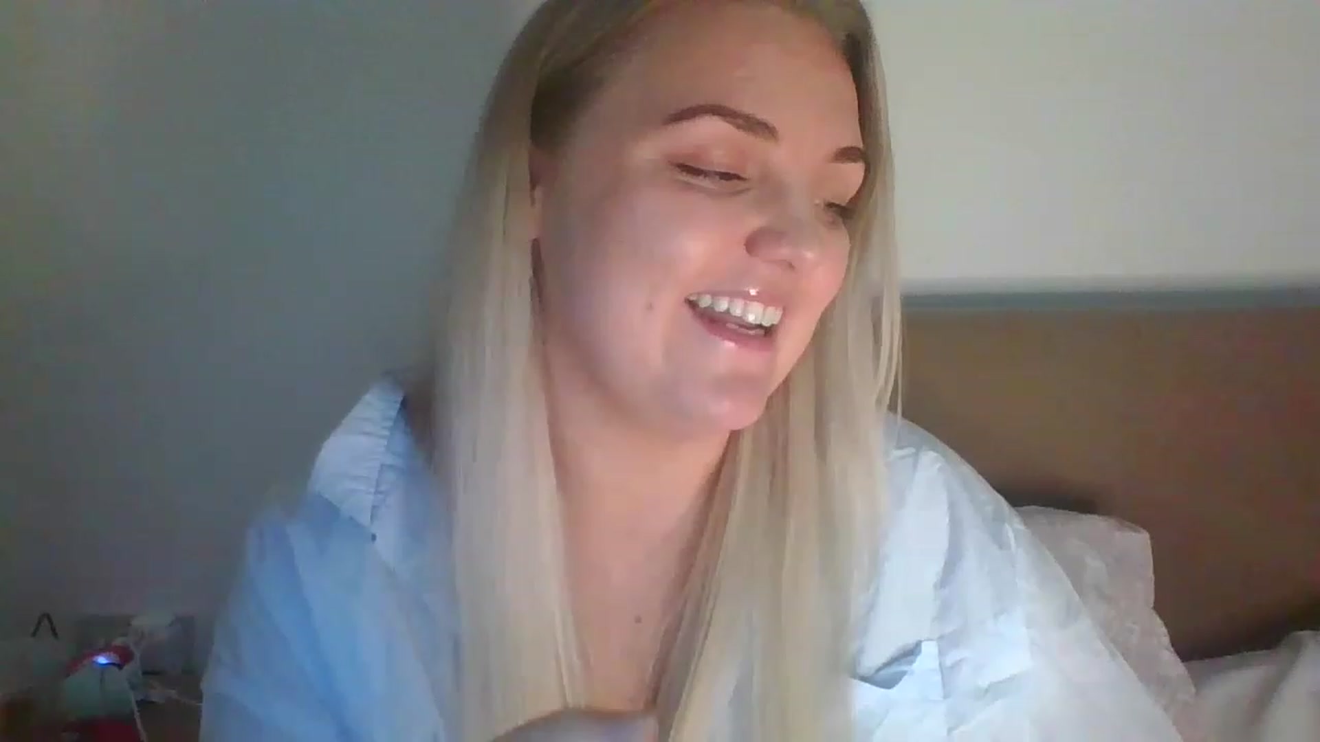 Gallery image thumbnail from JessyLou's myfreecams stream on, 05/18/2023, 20:53 image 8 of 20