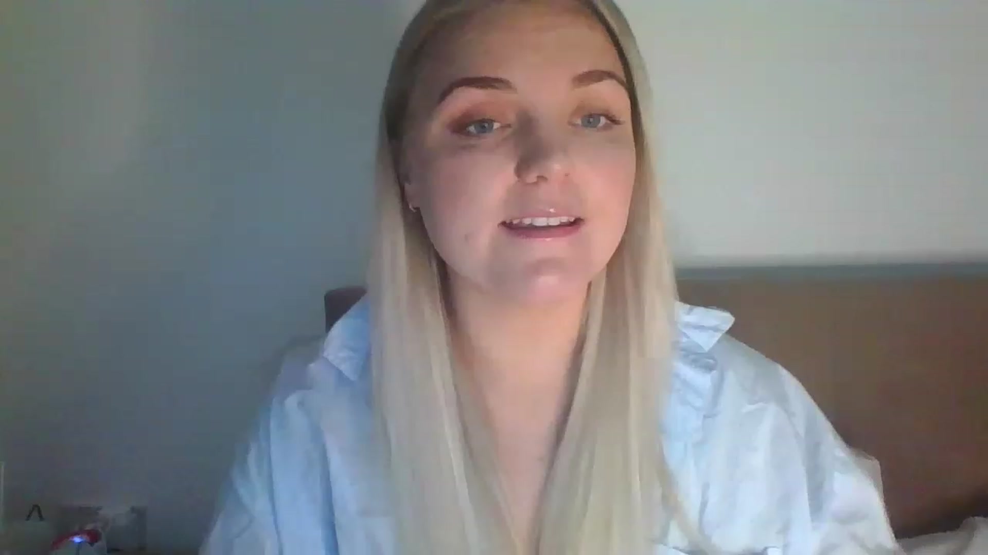 Gallery image thumbnail from JessyLou's myfreecams stream on, 05/18/2023, 20:53 image 1 of 20