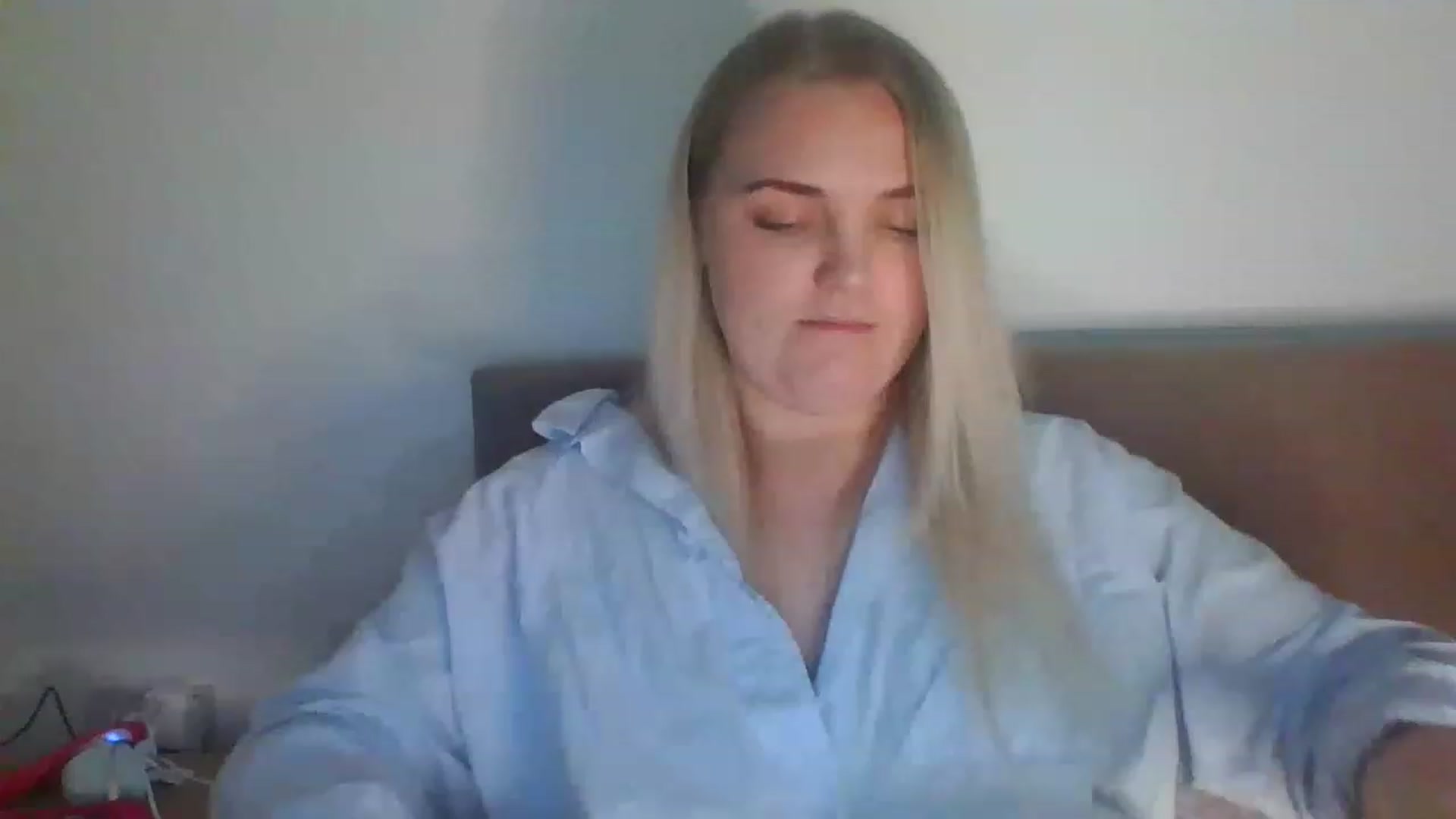 Gallery image thumbnail from JessyLou's myfreecams stream on, 05/18/2023, 20:53 image 15 of 20