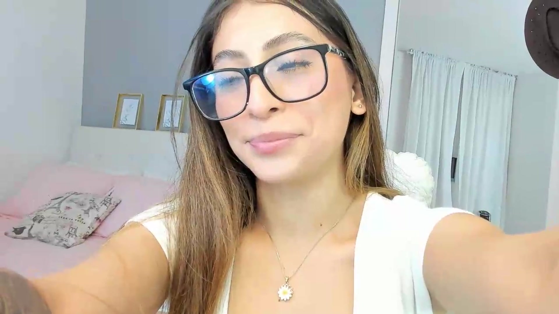 Gallery image thumbnail from Jessy_Jones's myfreecams stream on, 05/13/2026, 01:55 image 7 of 20