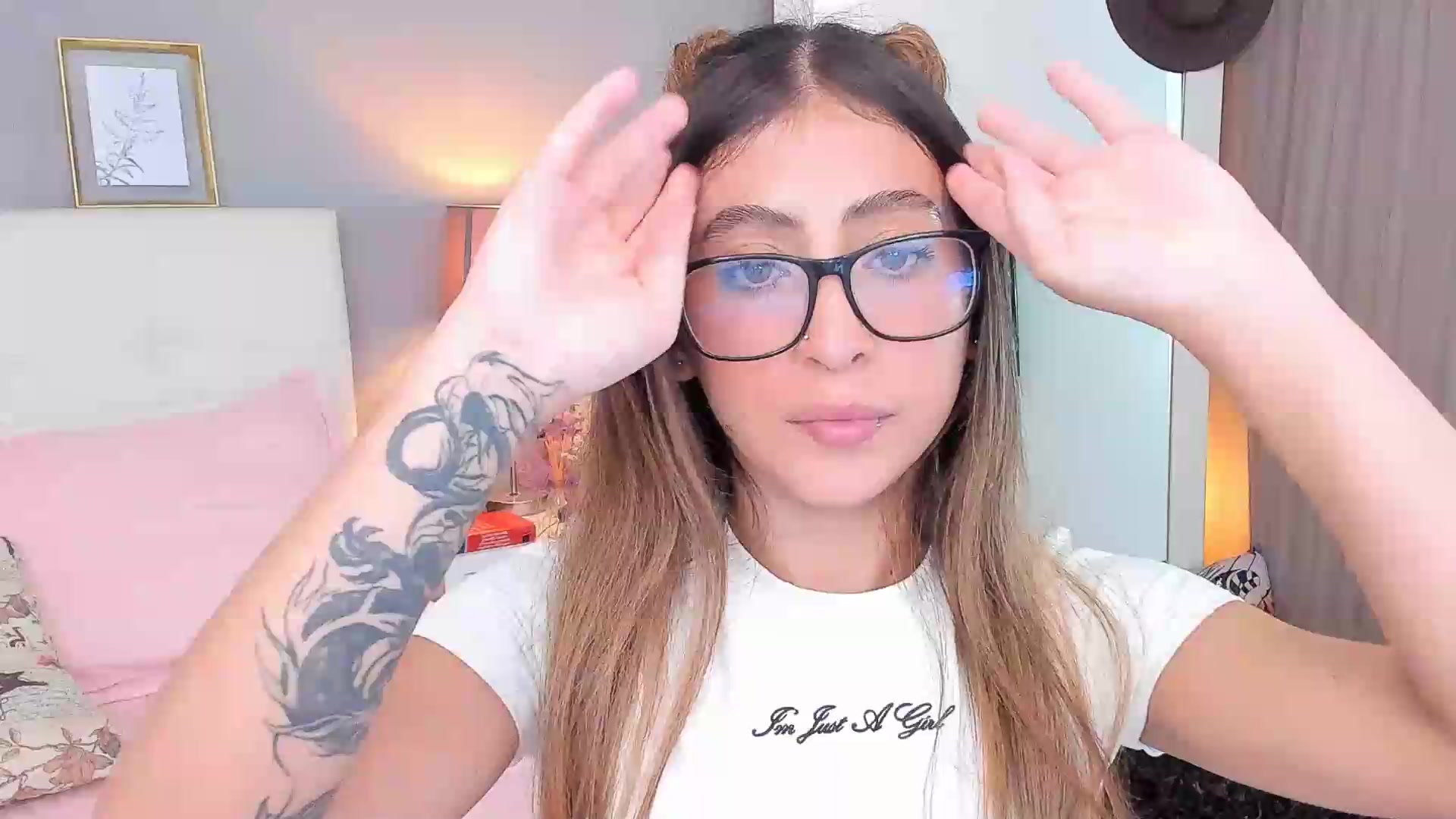 Gallery image thumbnail from Jessy_Jones's myfreecams stream on, 05/15/2026, 03:11 image 3 of 20
