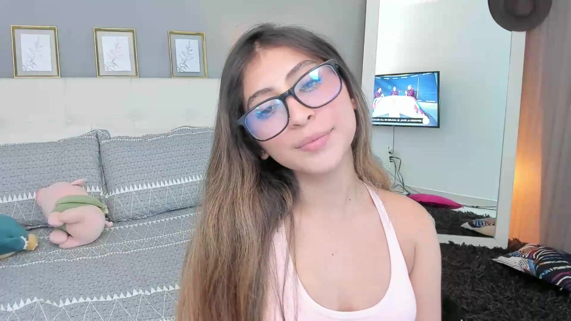 Gallery image thumbnail from Jessy_Jones's myfreecams stream on, 05/19/2026, 03:39 image 20 of 20