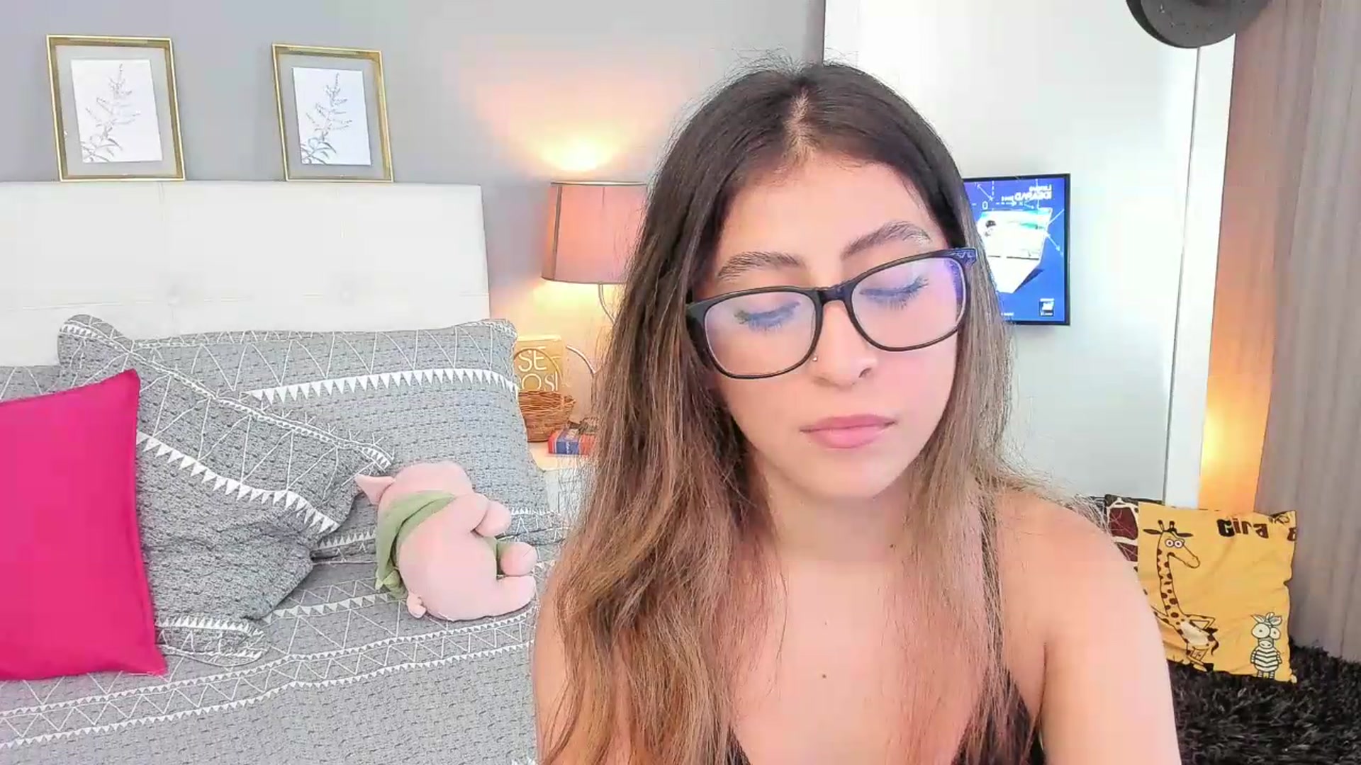 Gallery image thumbnail from Jessy_Jones's myfreecams stream on, 05/26/2026, 03:03 image 5 of 20