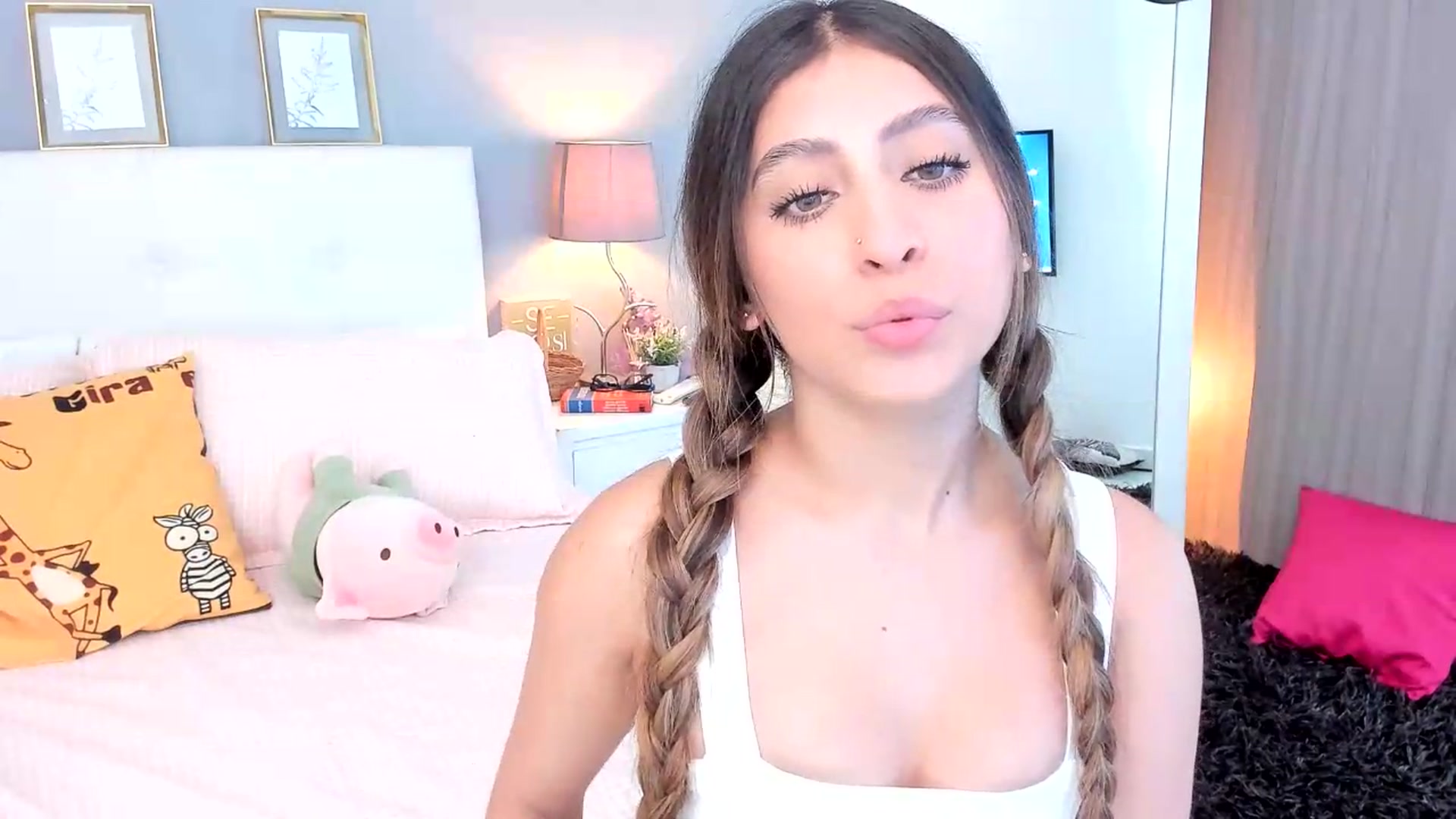 Gallery image thumbnail from Jessy_Jones's myfreecams stream on, 05/27/2026, 03:04 image 3 of 20