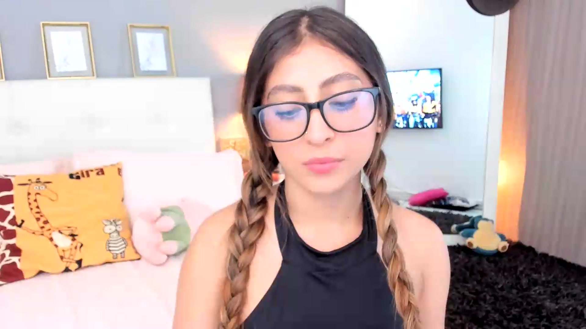 Gallery image thumbnail from Jessy_Jones's myfreecams stream on, 05/28/2026, 24:45 image 7 of 20