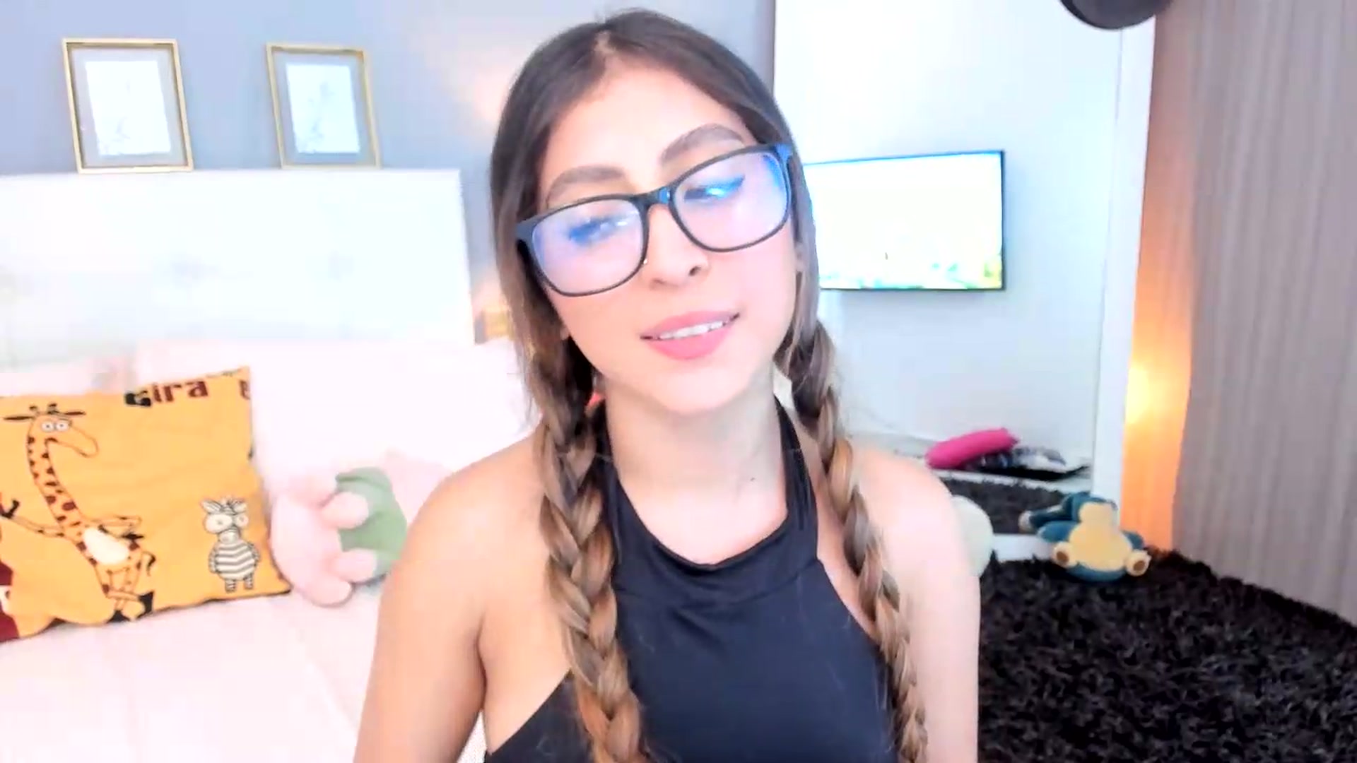 Gallery image thumbnail from Jessy_Jones's myfreecams stream on, 05/28/2026, 24:45 image 11 of 20