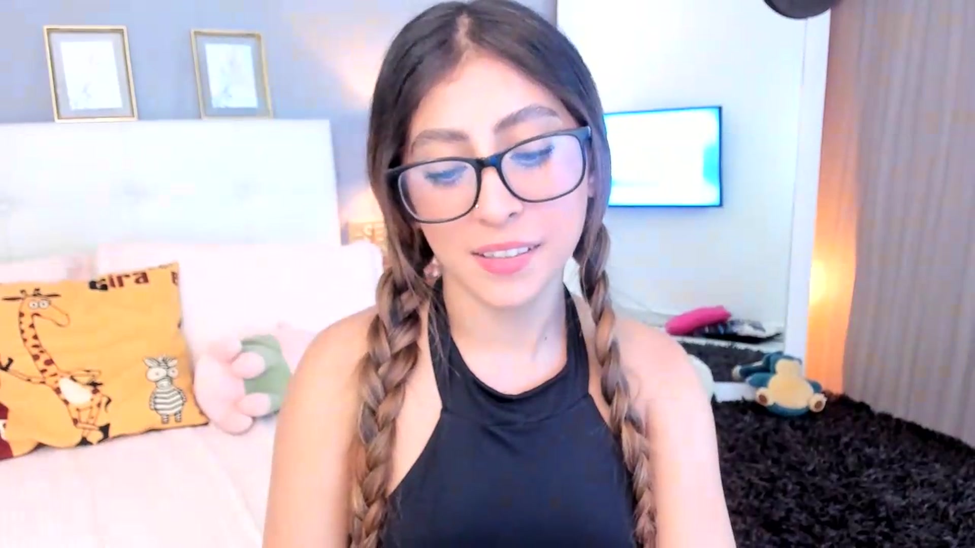 Gallery image thumbnail from Jessy_Jones's myfreecams stream on, 05/28/2026, 24:45 image 10 of 20