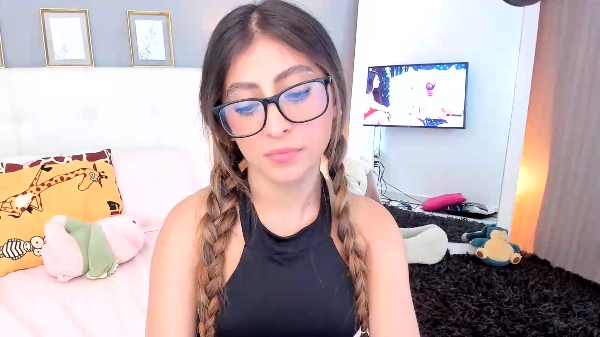 Gallery image thumbnail from Jessy_Jones's myfreecams stream on, 05/28/2026, 01:41 image 3 of 20