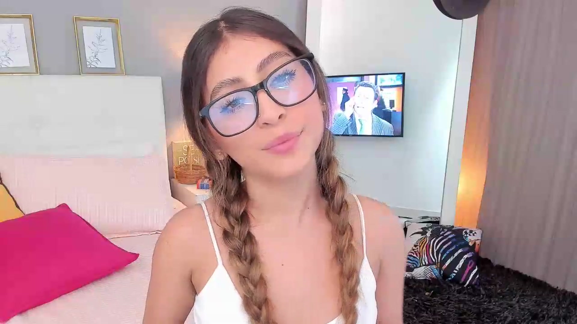 Gallery image thumbnail from Jessy_Jones's myfreecams stream on, 05/29/2026, 03:59 image 15 of 20