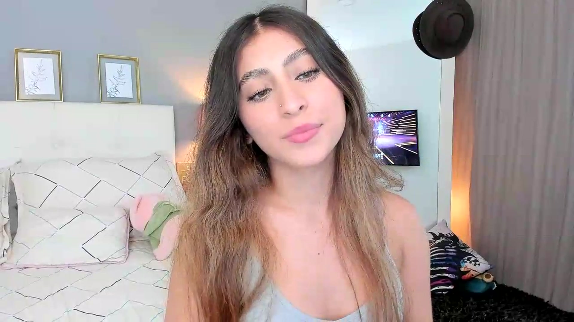 Gallery image thumbnail from Jessy_Jones's myfreecams stream on, 06/05/2026, 02:31 image 6 of 20