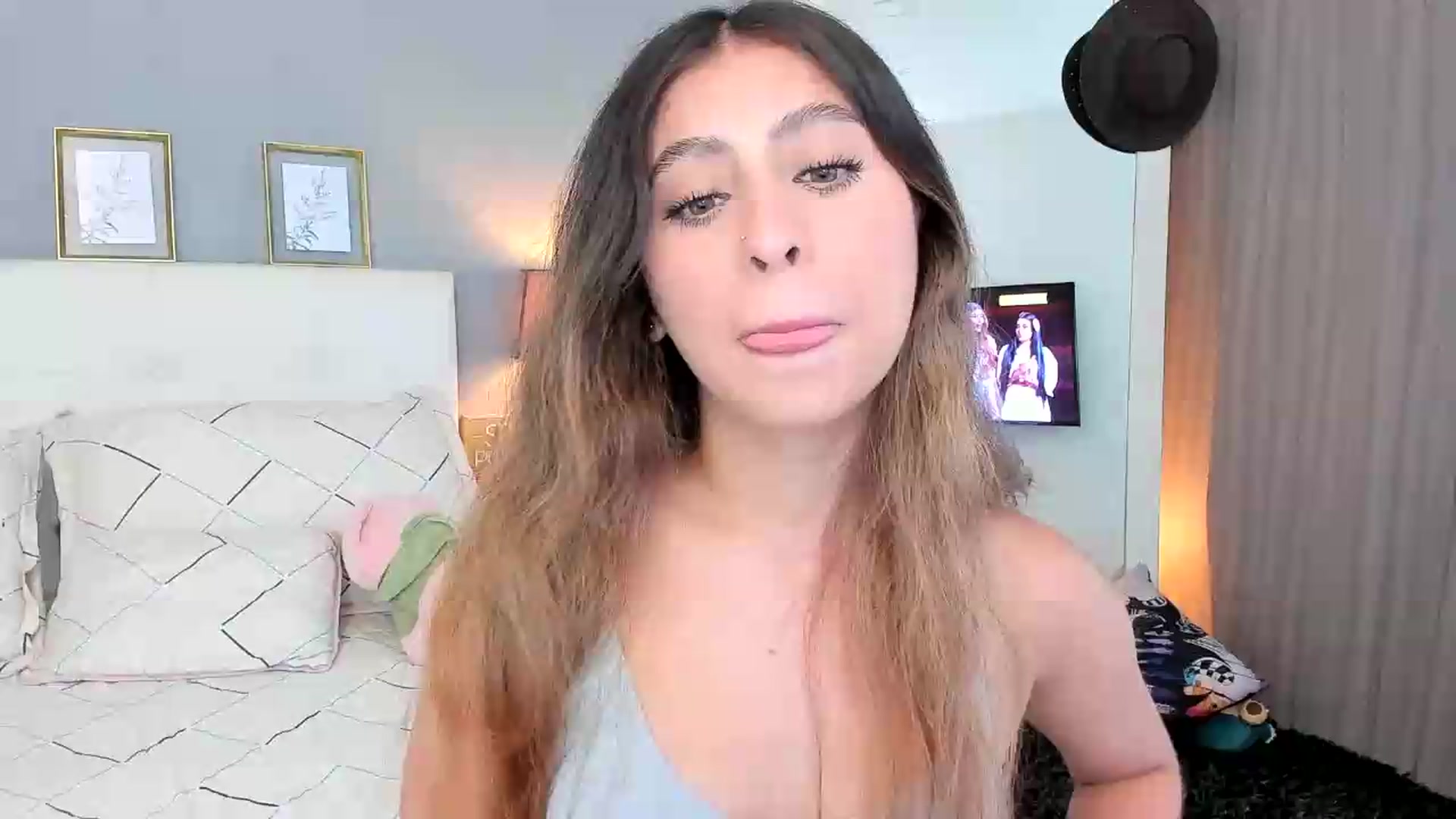 Gallery image thumbnail from Jessy_Jones's myfreecams stream on, 06/05/2026, 02:31 image 1 of 20