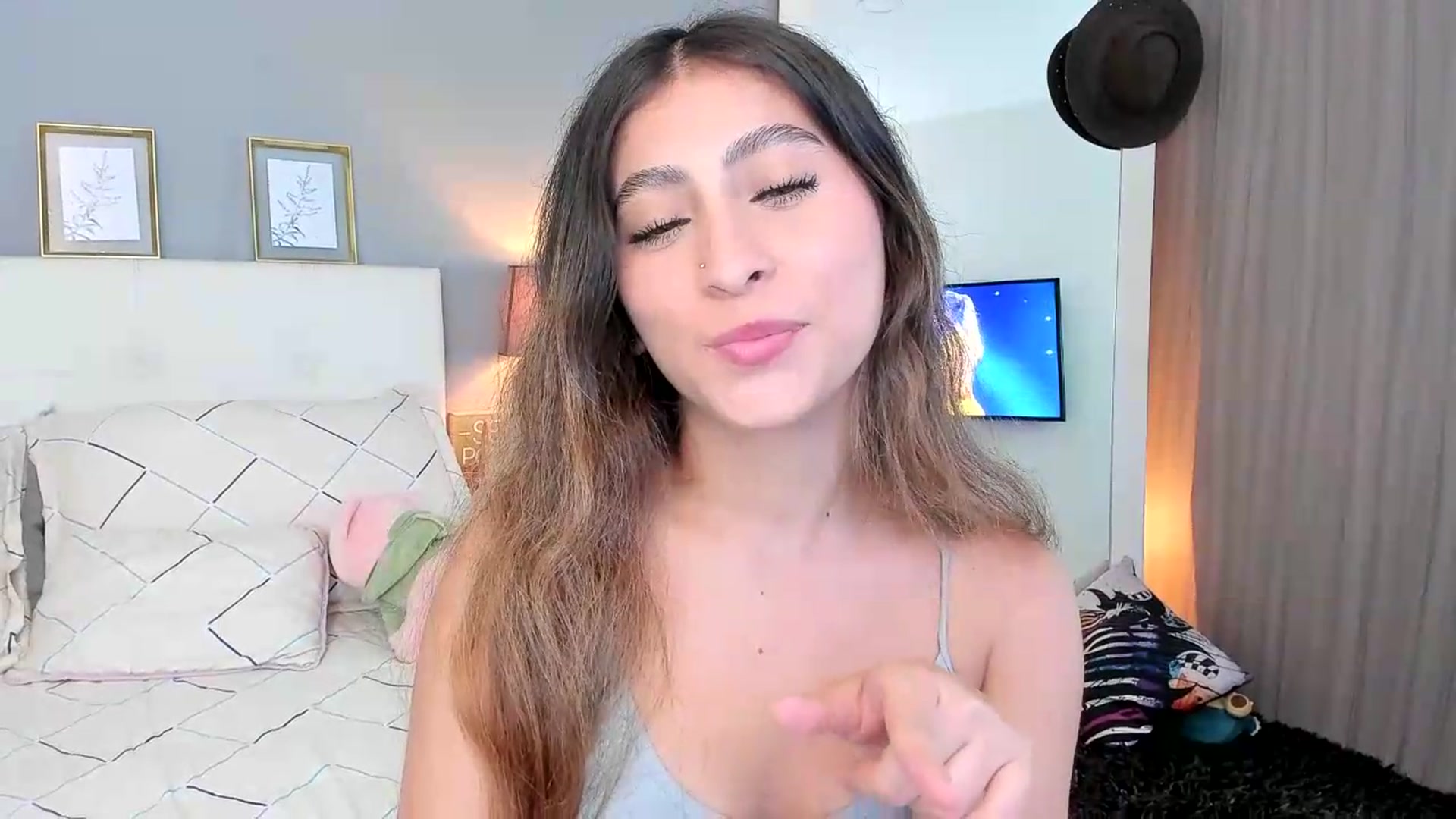 Gallery image thumbnail from Jessy_Jones's myfreecams stream on, 06/05/2026, 02:31 image 19 of 20
