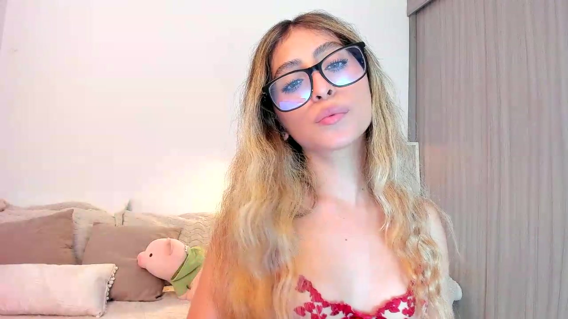 Gallery image thumbnail from Jessy_Jones's myfreecams stream on, 06/12/2026, 04:29 image 15 of 20